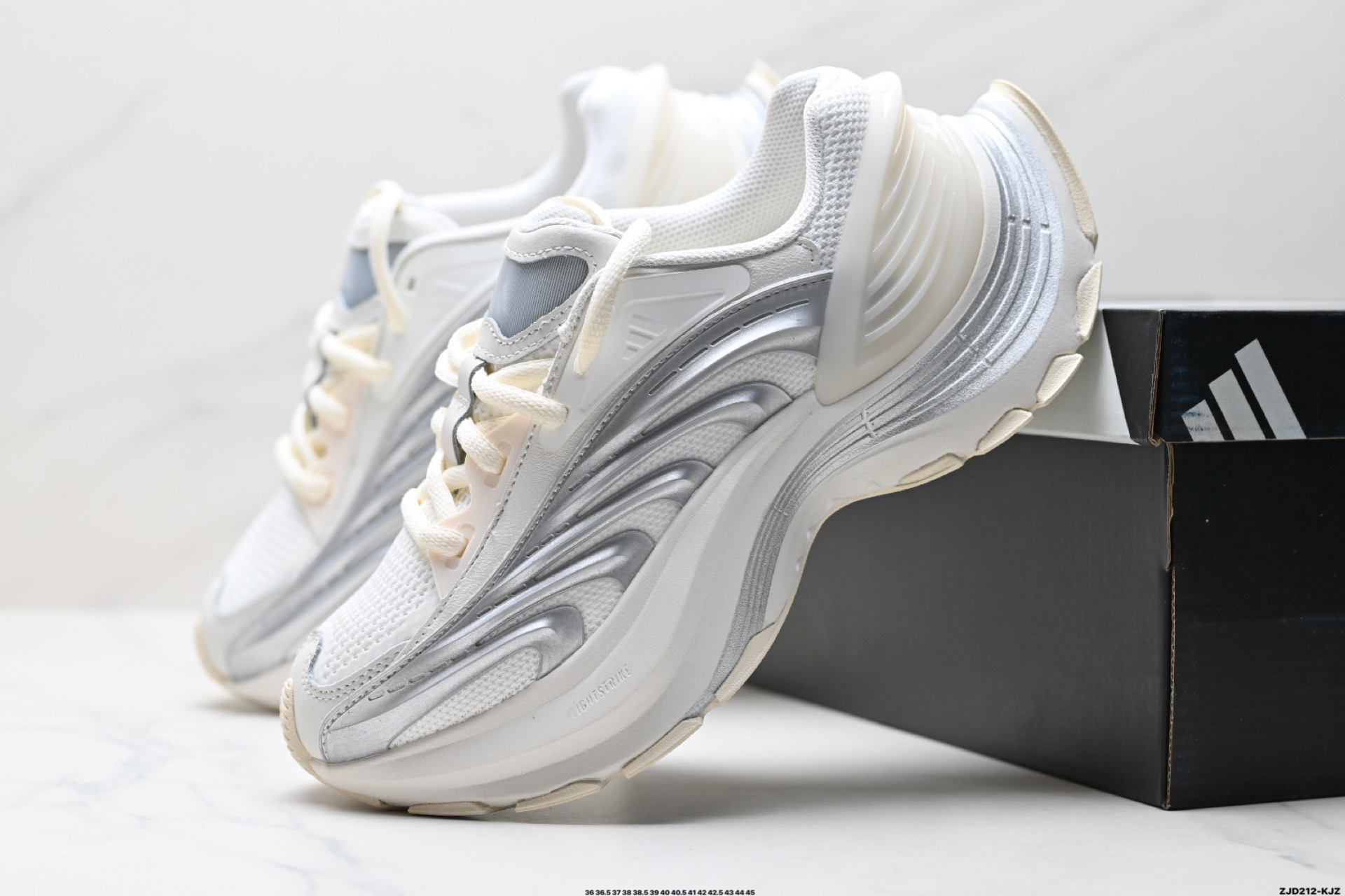 250 Adidas XLG MTW系列 舒适防滑透气 低帮 阿迪达斯 休闲跑步鞋  JR6390
