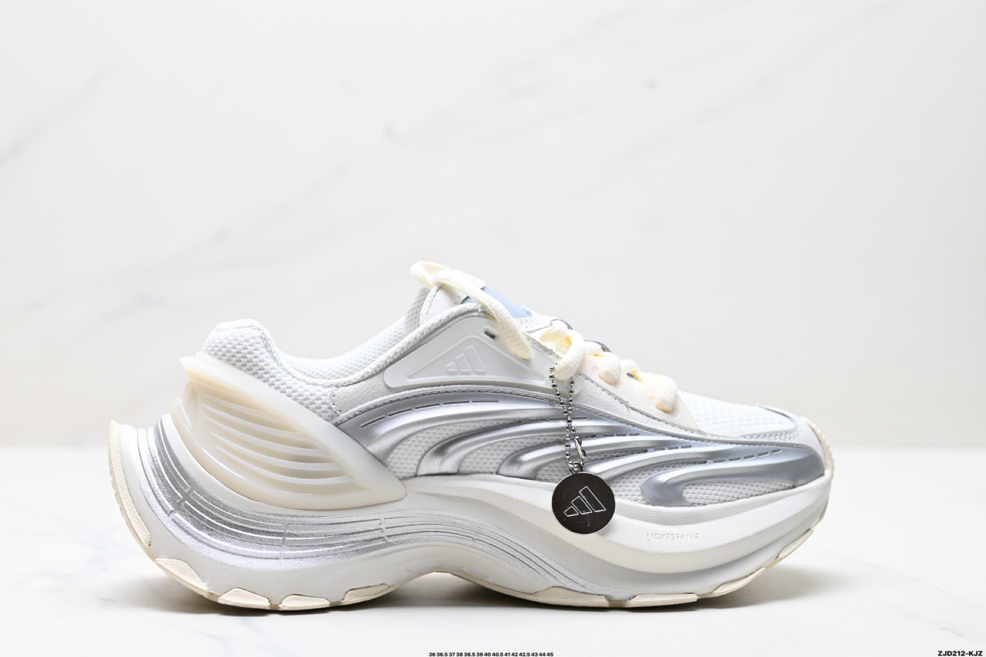250 Adidas XLG MTW系列 舒适防滑透气 低帮 阿迪达斯 休闲跑步鞋  JR6390