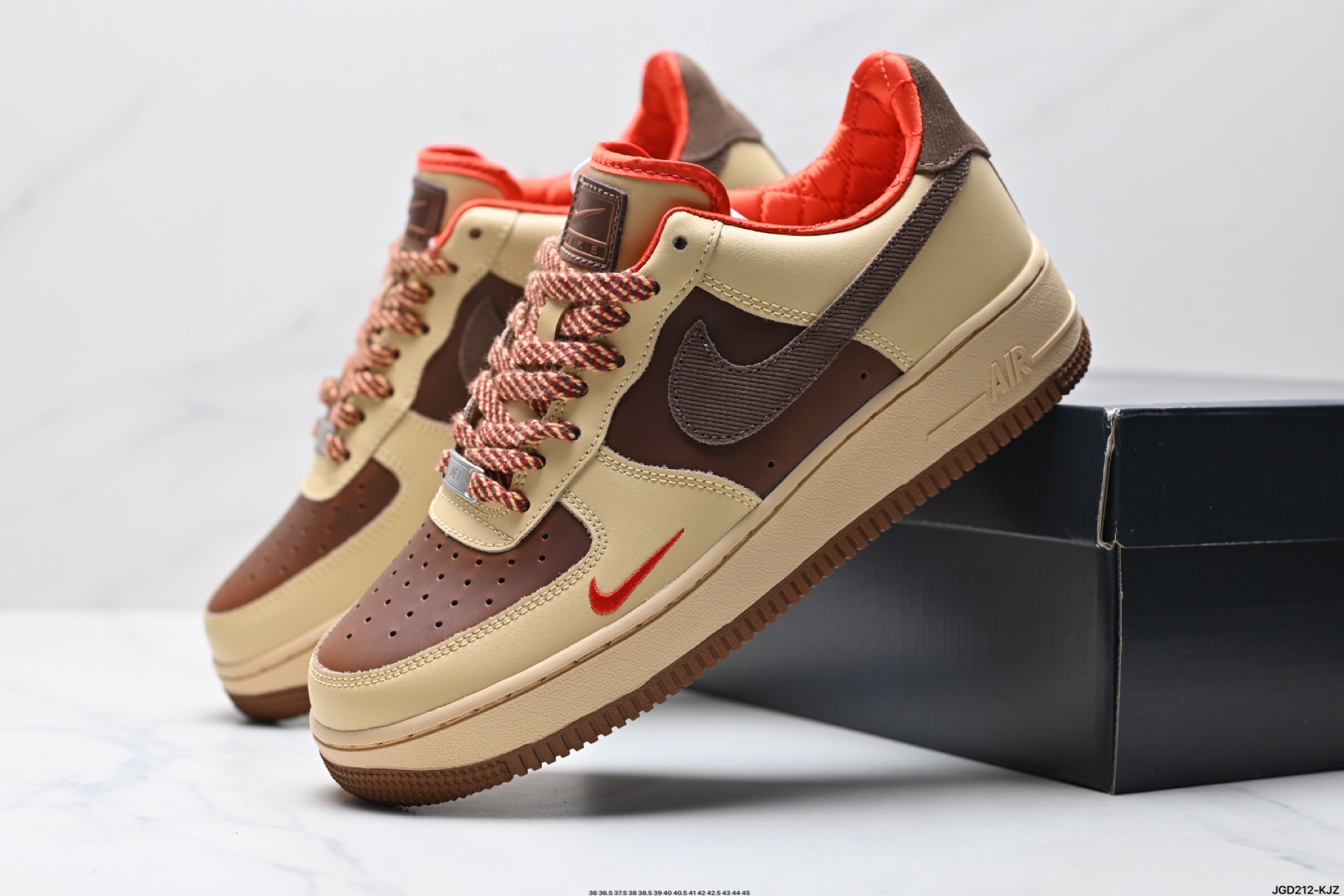 190 NIKE AIR FORCE 1‘07  HQ3447-222