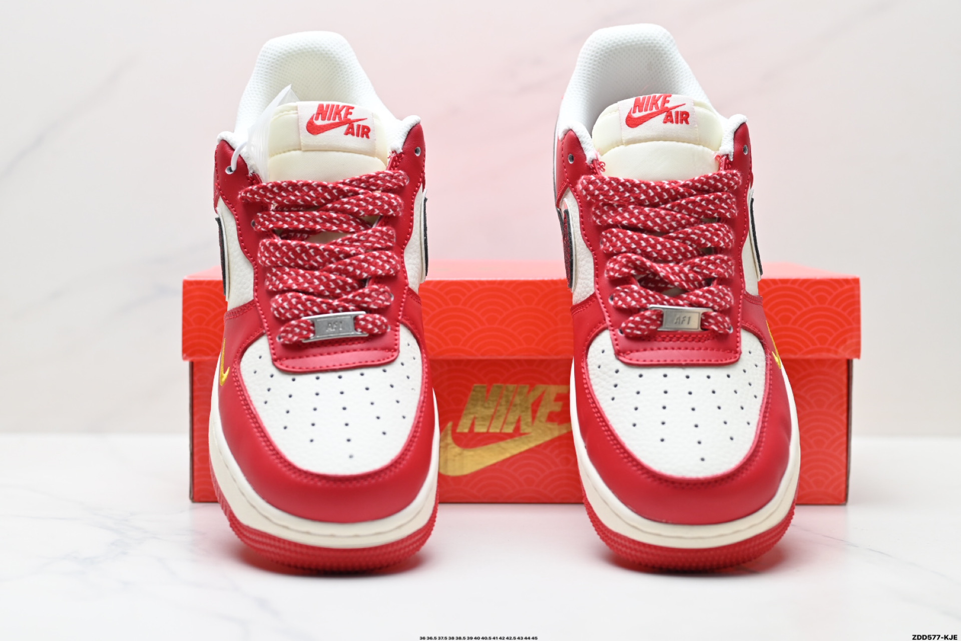 240 NIKE AIR FORCE 1‘07 LV8   QY6818-602