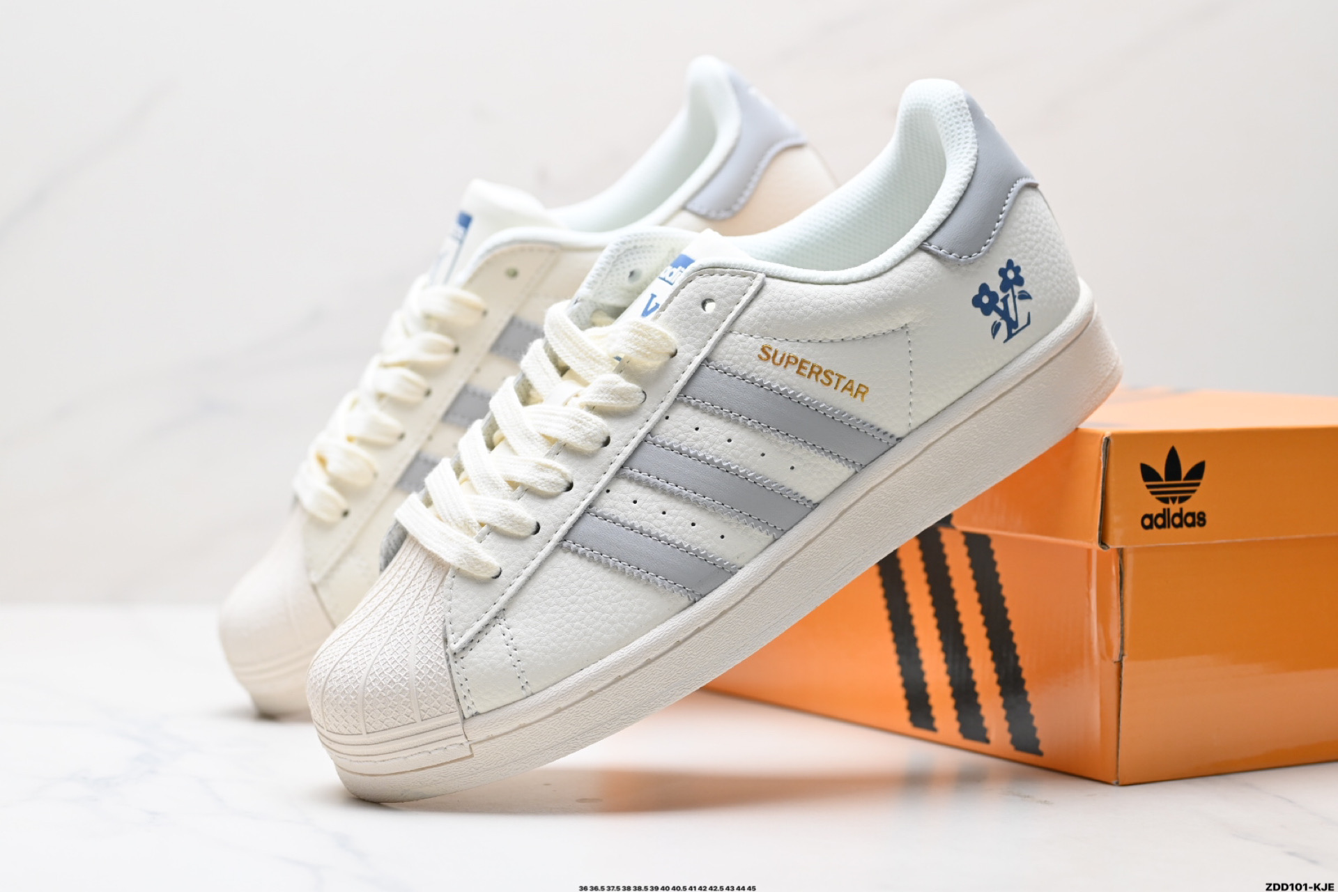 240 阿迪达斯Adidas三叶草 Originals Superstar贝壳头’DIY’系列低帮经典百搭休闲运动板鞋 HD2204