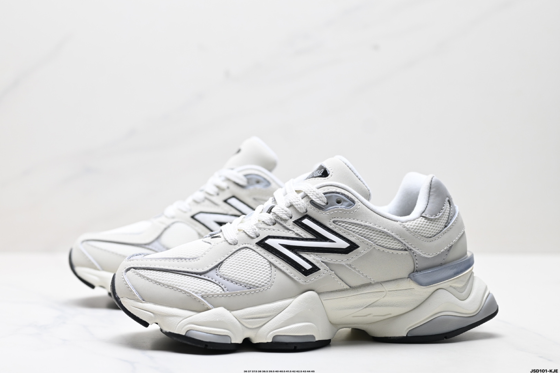 220 New Balance 版本 NB9060 联名款 复古休闲运动慢跑鞋    U9060GEA
