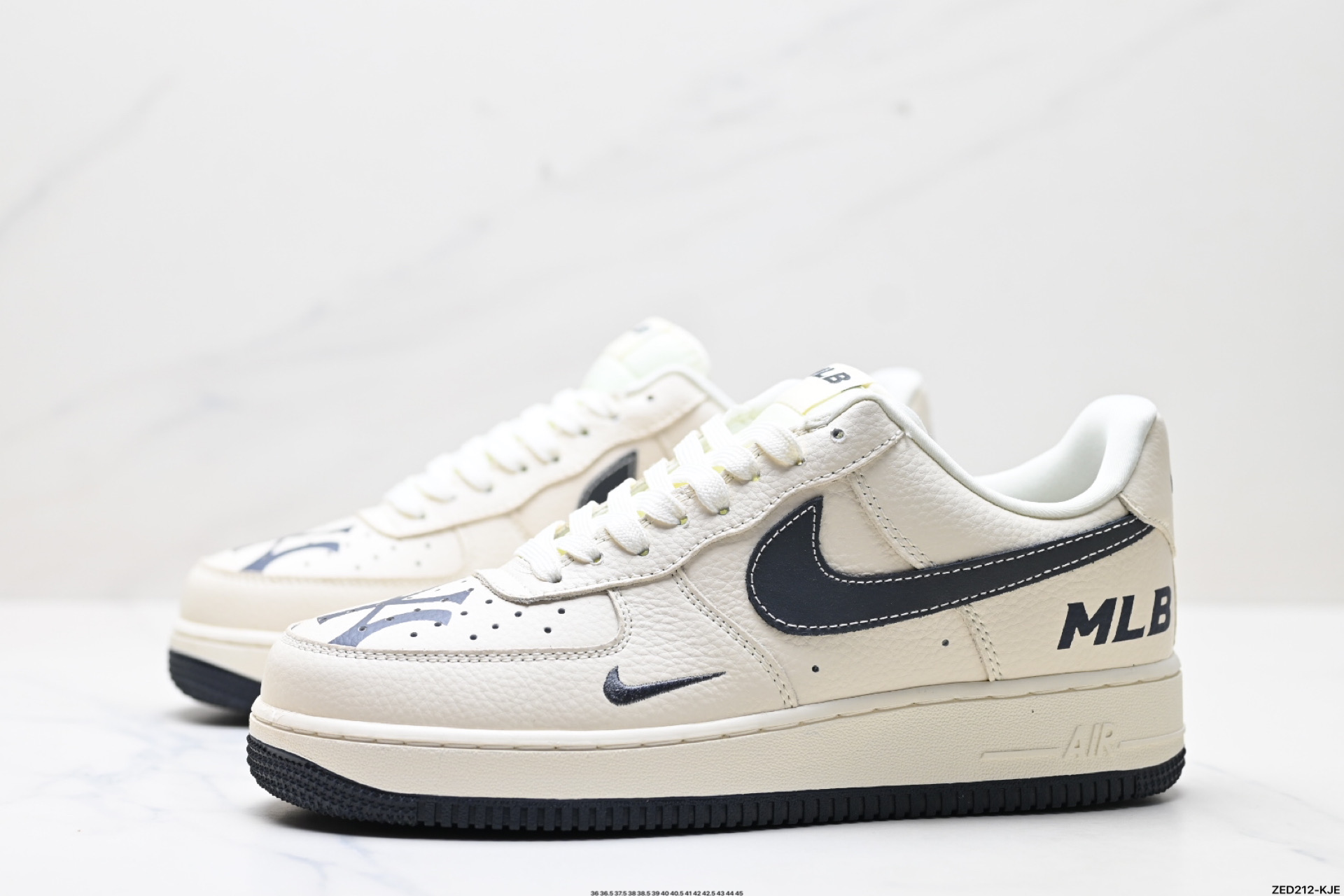 270 NIKE AIR FORCE 1‘07   DF0188-051
