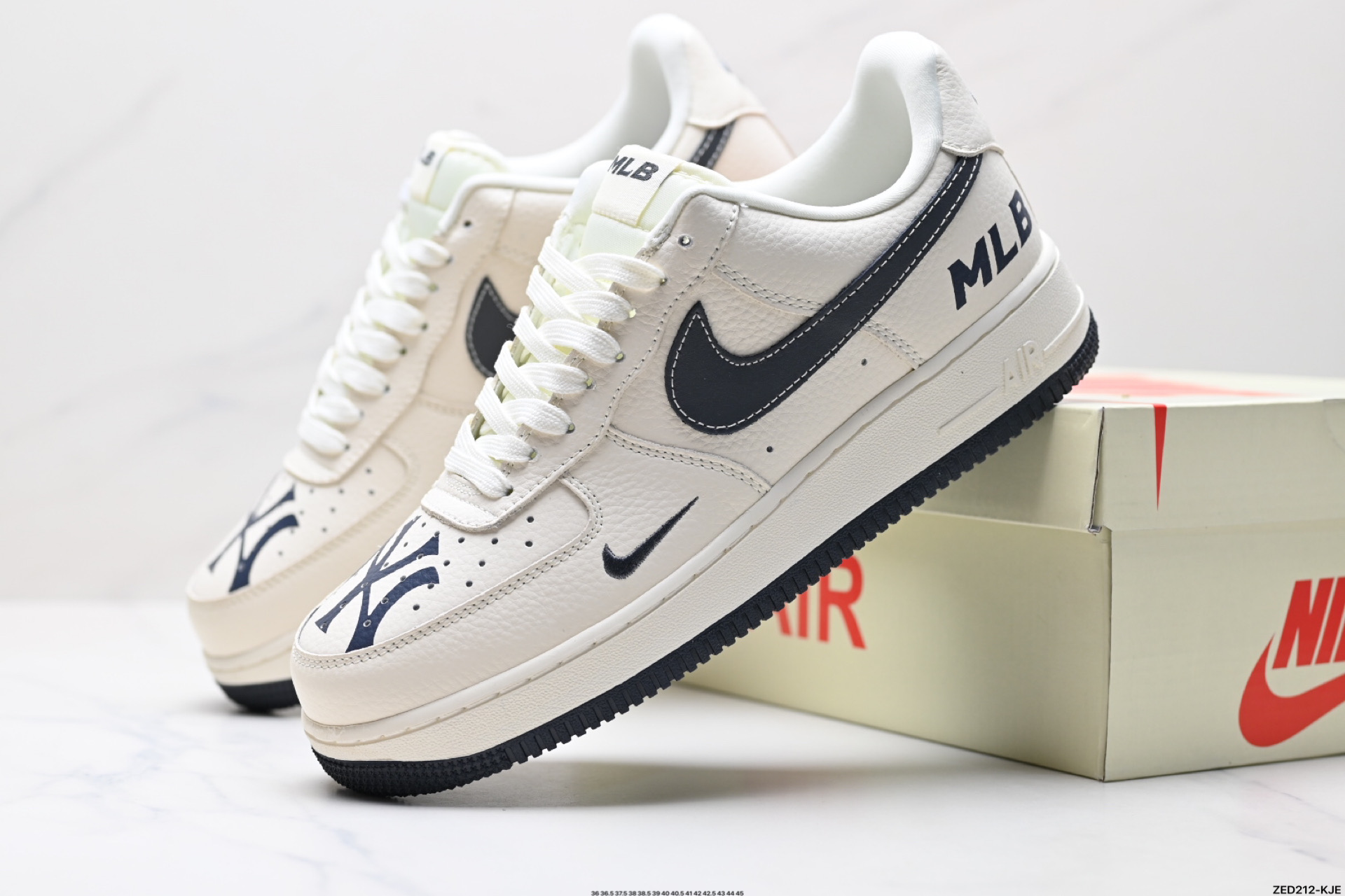 270 NIKE AIR FORCE 1‘07   DF0188-051