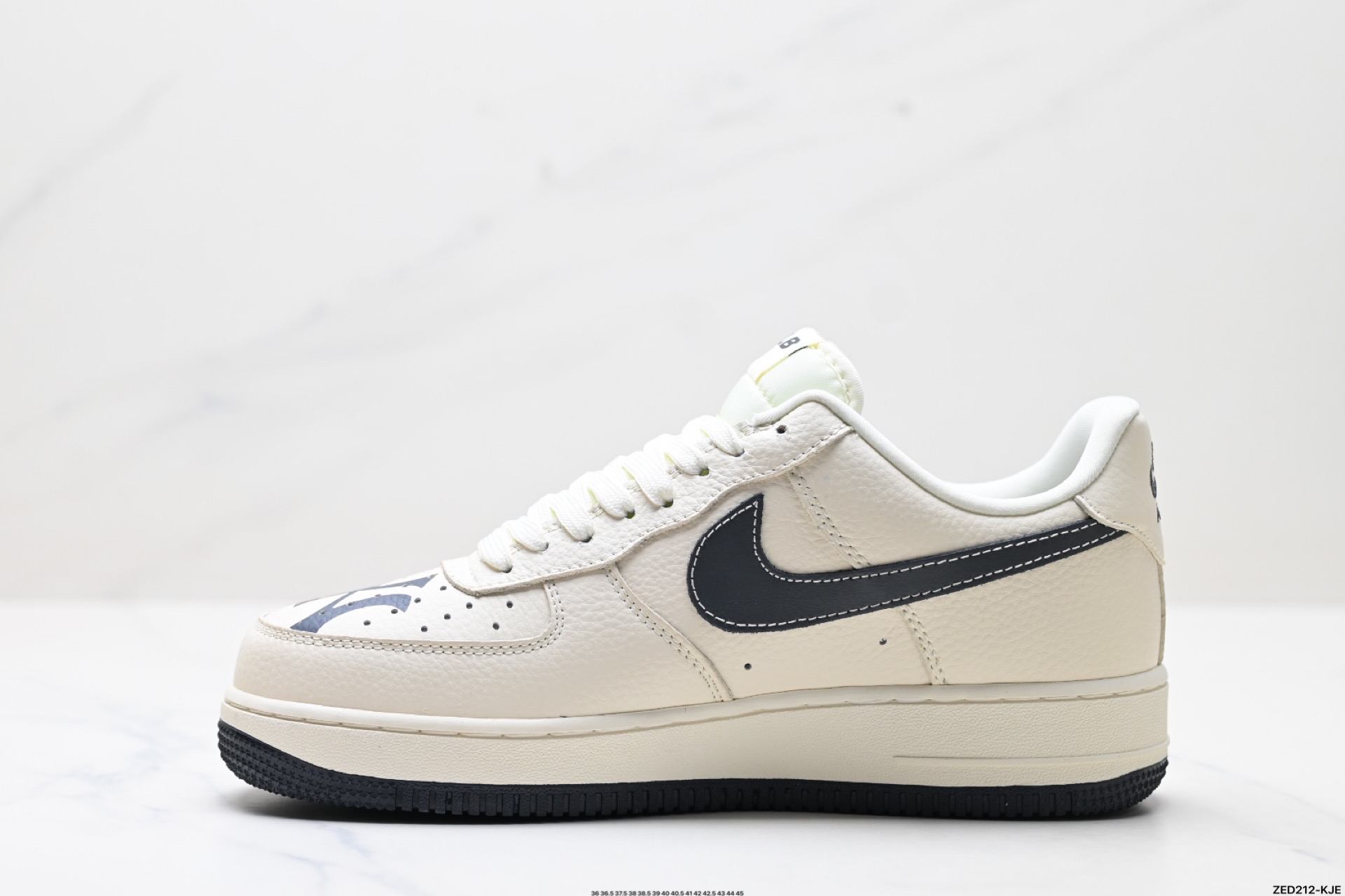 270 NIKE AIR FORCE 1‘07   DF0188-051