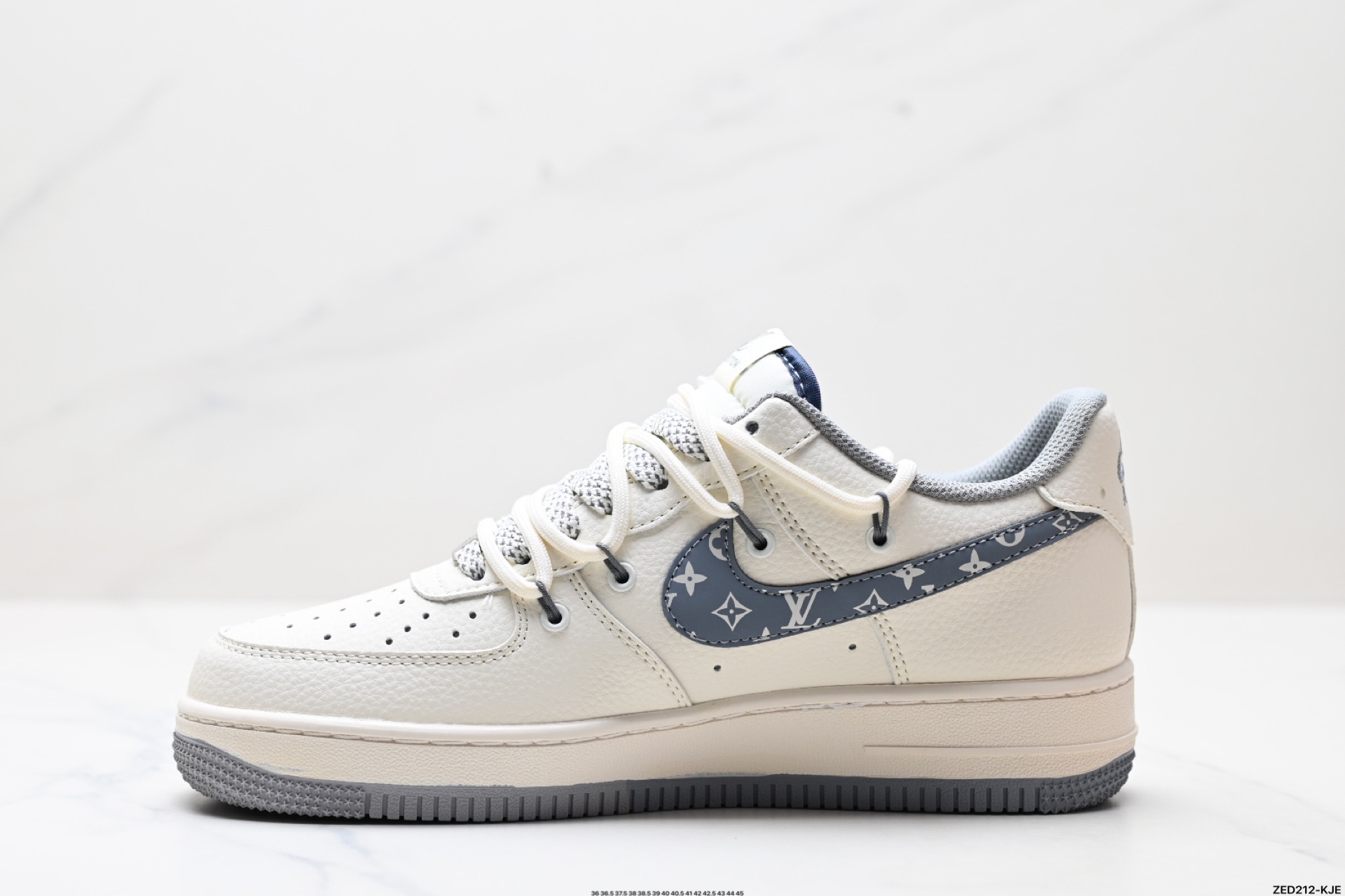 270 NIKE AIR FORCE 1‘07 LV8   DM6868-065
