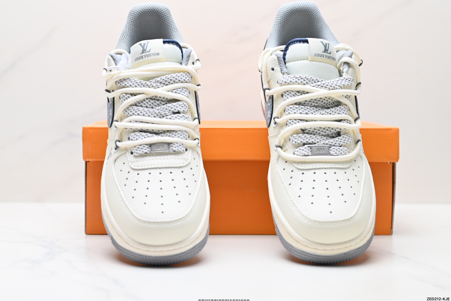 270 NIKE AIR FORCE 1‘07 LV8   DM6868-065
