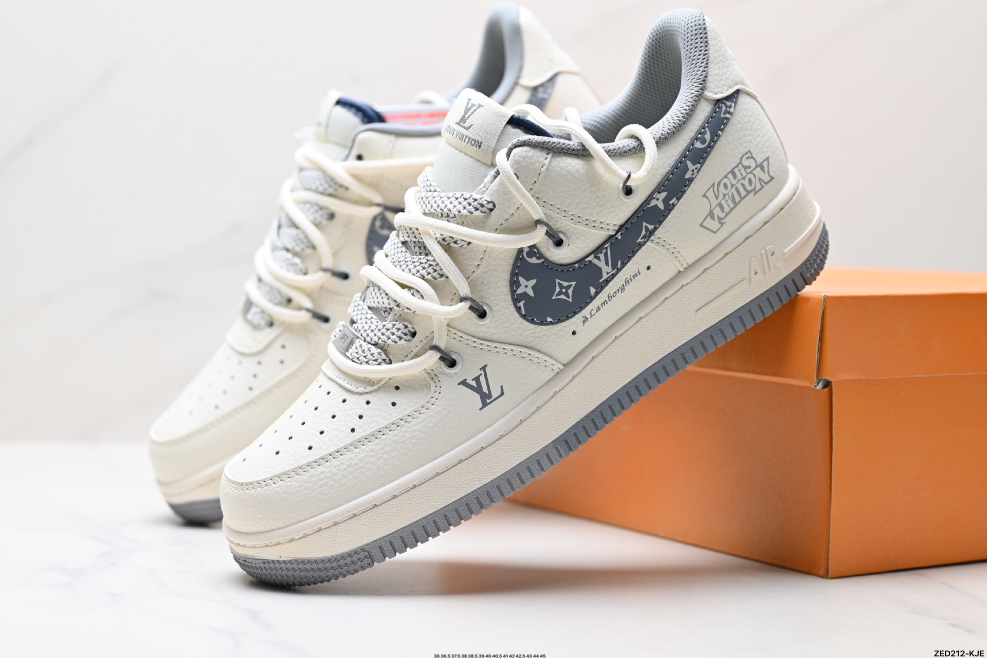 270 NIKE AIR FORCE 1‘07 LV8   DM6868-065