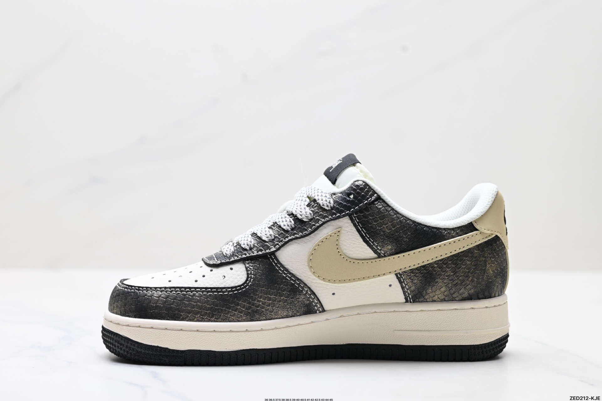 270 NIKE AIR FORCE 1‘07 LV8   XS1958-556