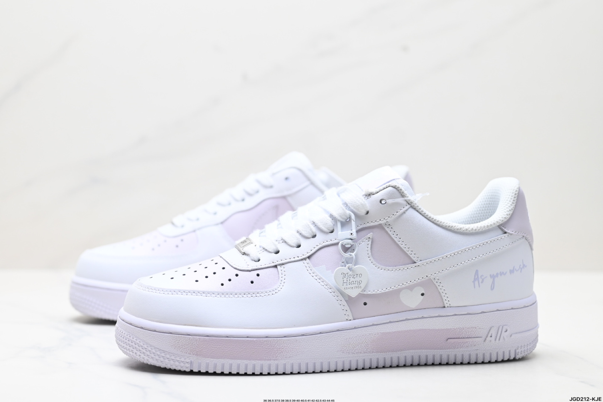 190 NIKE AIR FORCE 1‘07  CW2288-111
