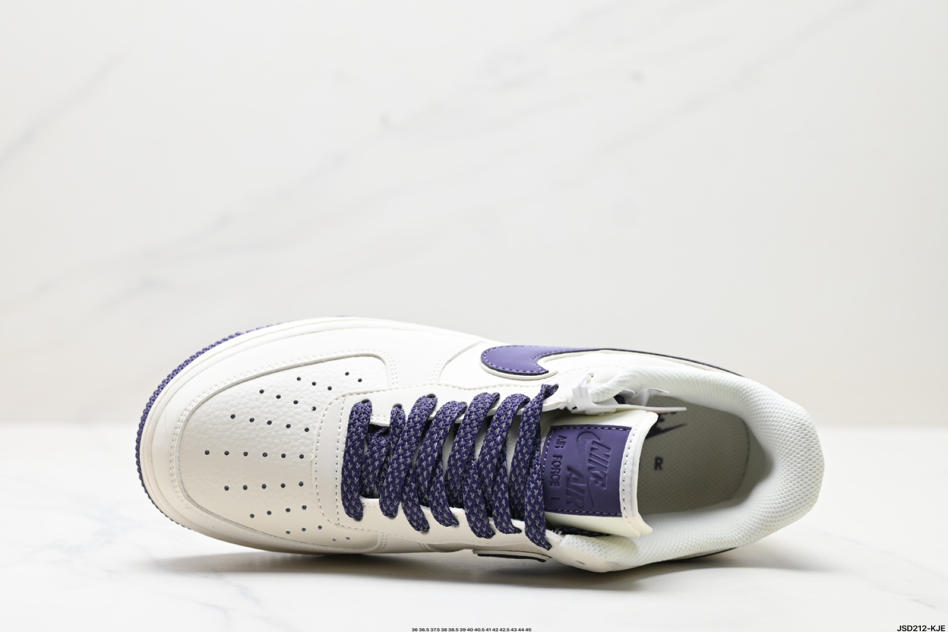 210 NIKE AIR FORCE 1‘07 LV8    GL6835-015