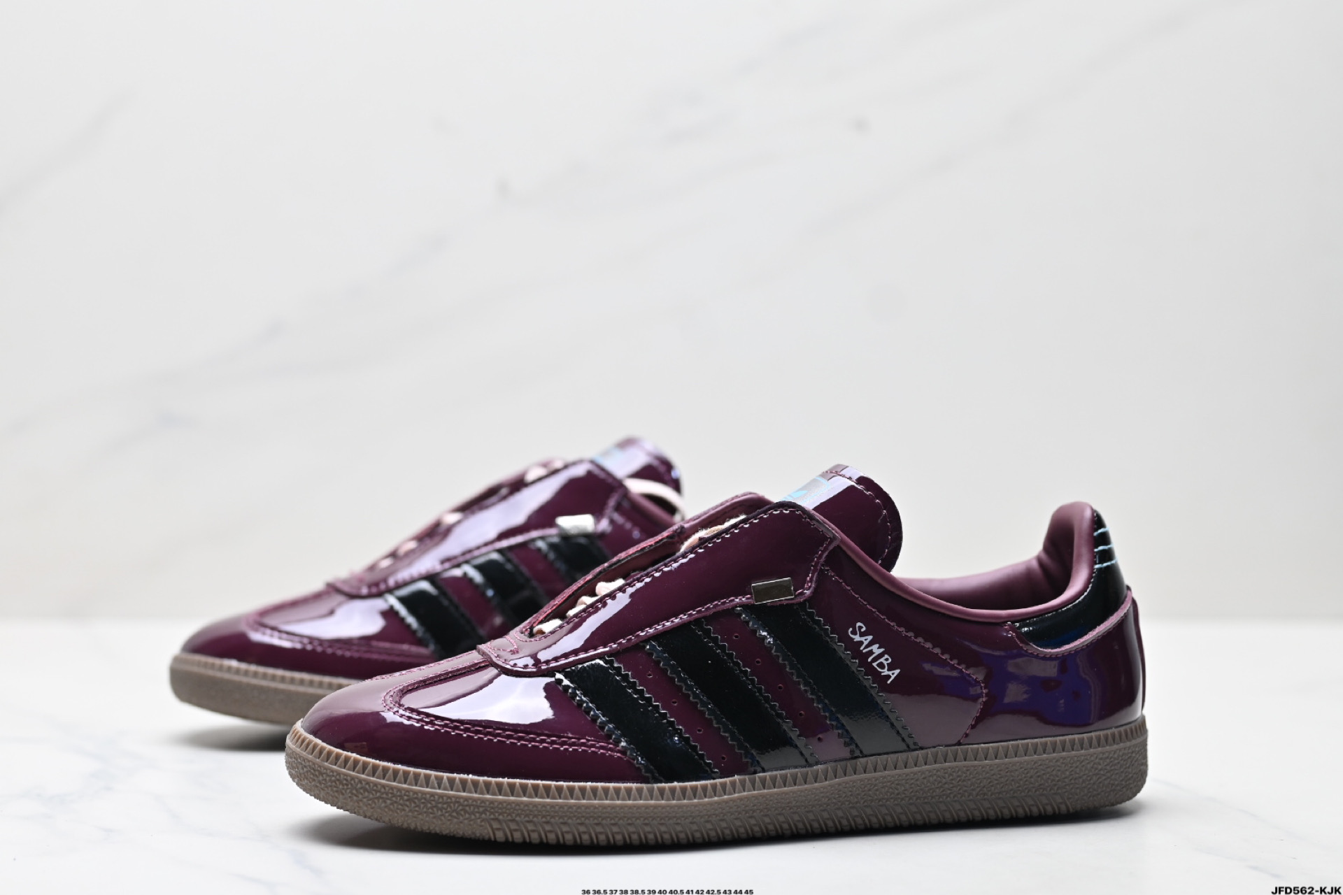 180 阿迪达斯三叶草Adidas Originals Samba 桑巴舞系列绅士德训足球风百搭低帮休闲运动板鞋  JQ0013