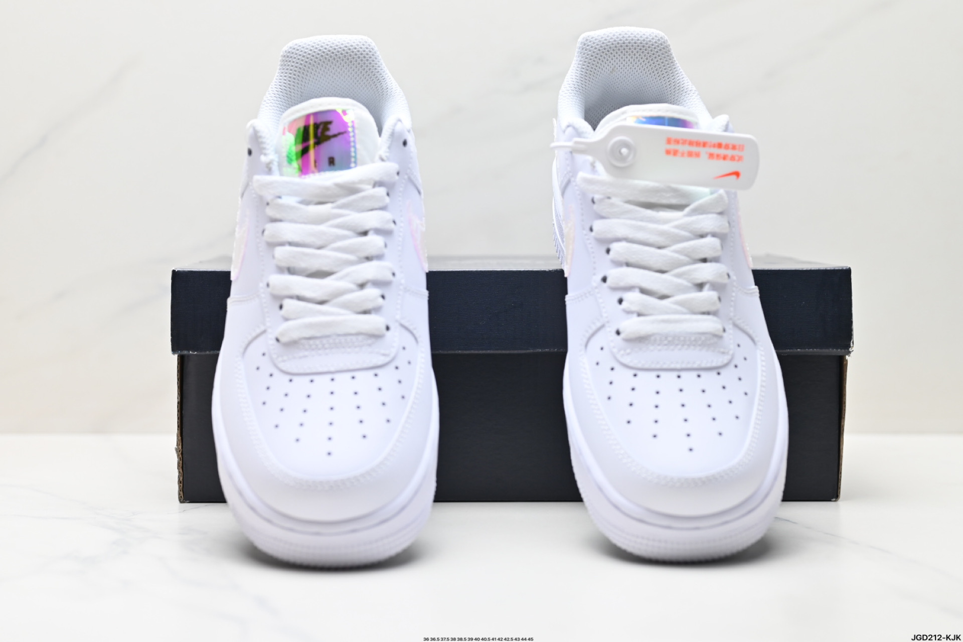 190 NIKE AIR FORCE 1‘07 LV8  CV1699-100