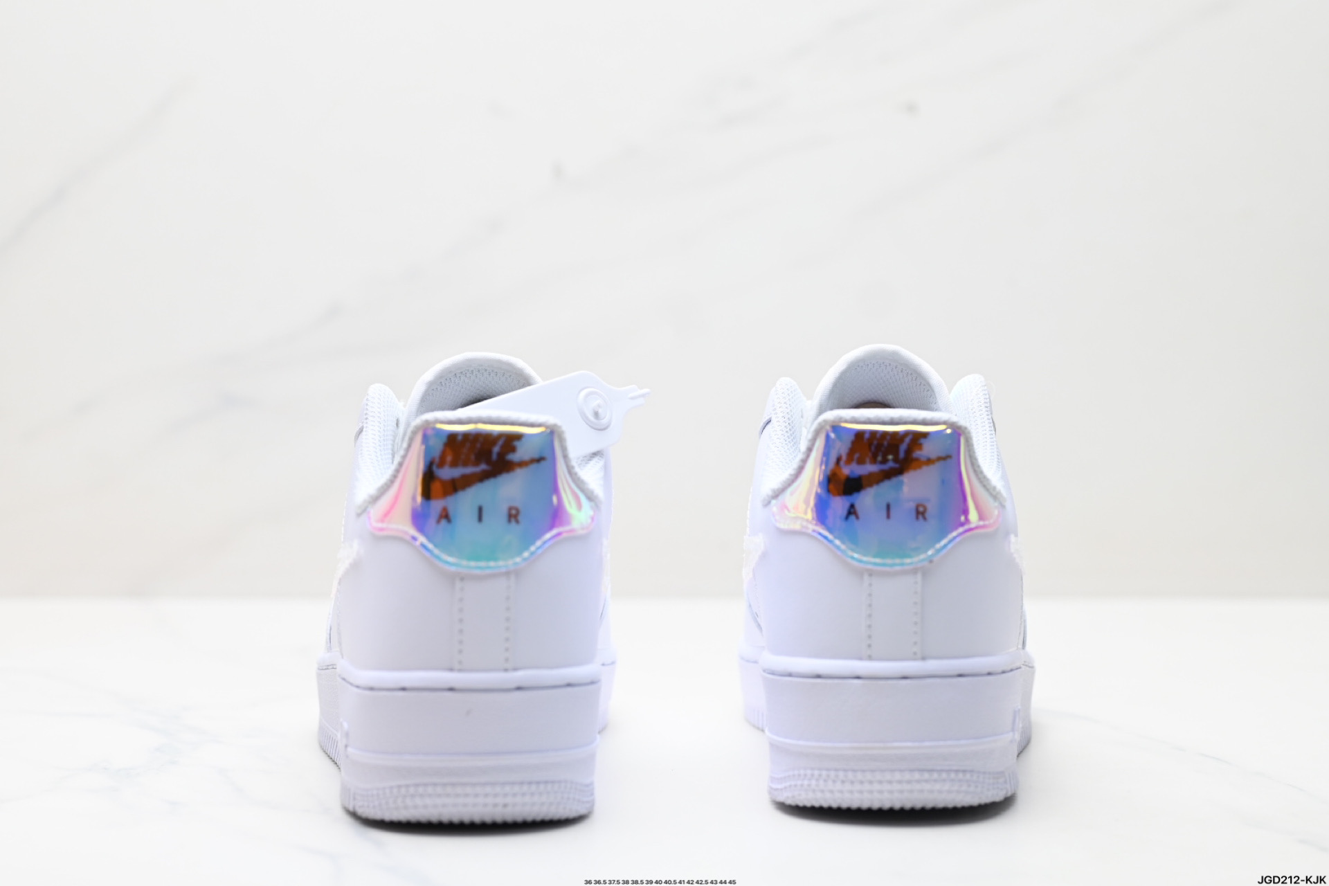 190 NIKE AIR FORCE 1‘07 LV8  CV1699-100
