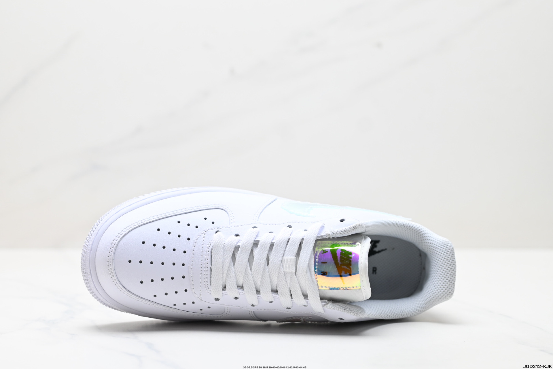 190 NIKE AIR FORCE 1‘07 LV8  CV1699-100