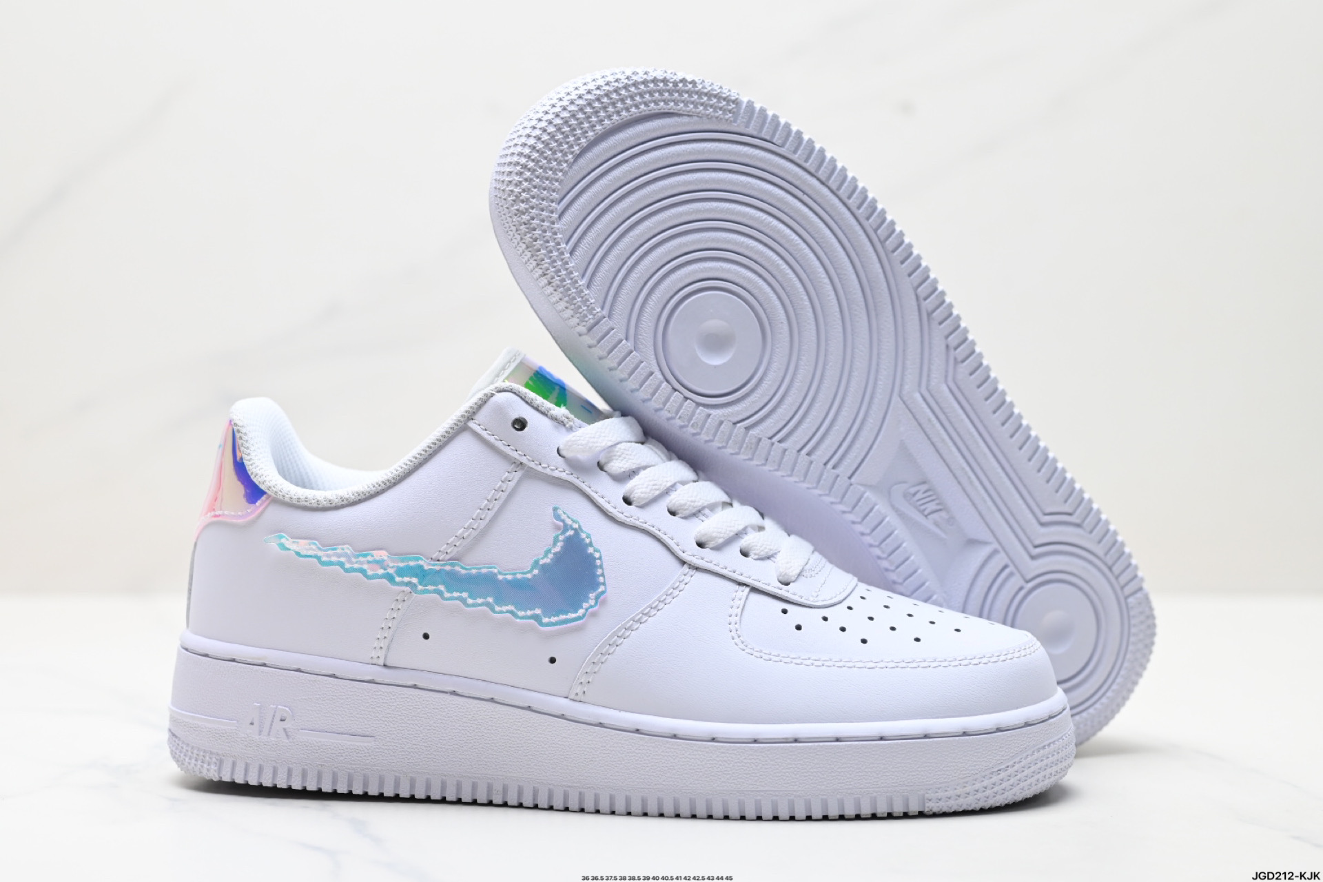 190 NIKE AIR FORCE 1‘07 LV8  CV1699-100