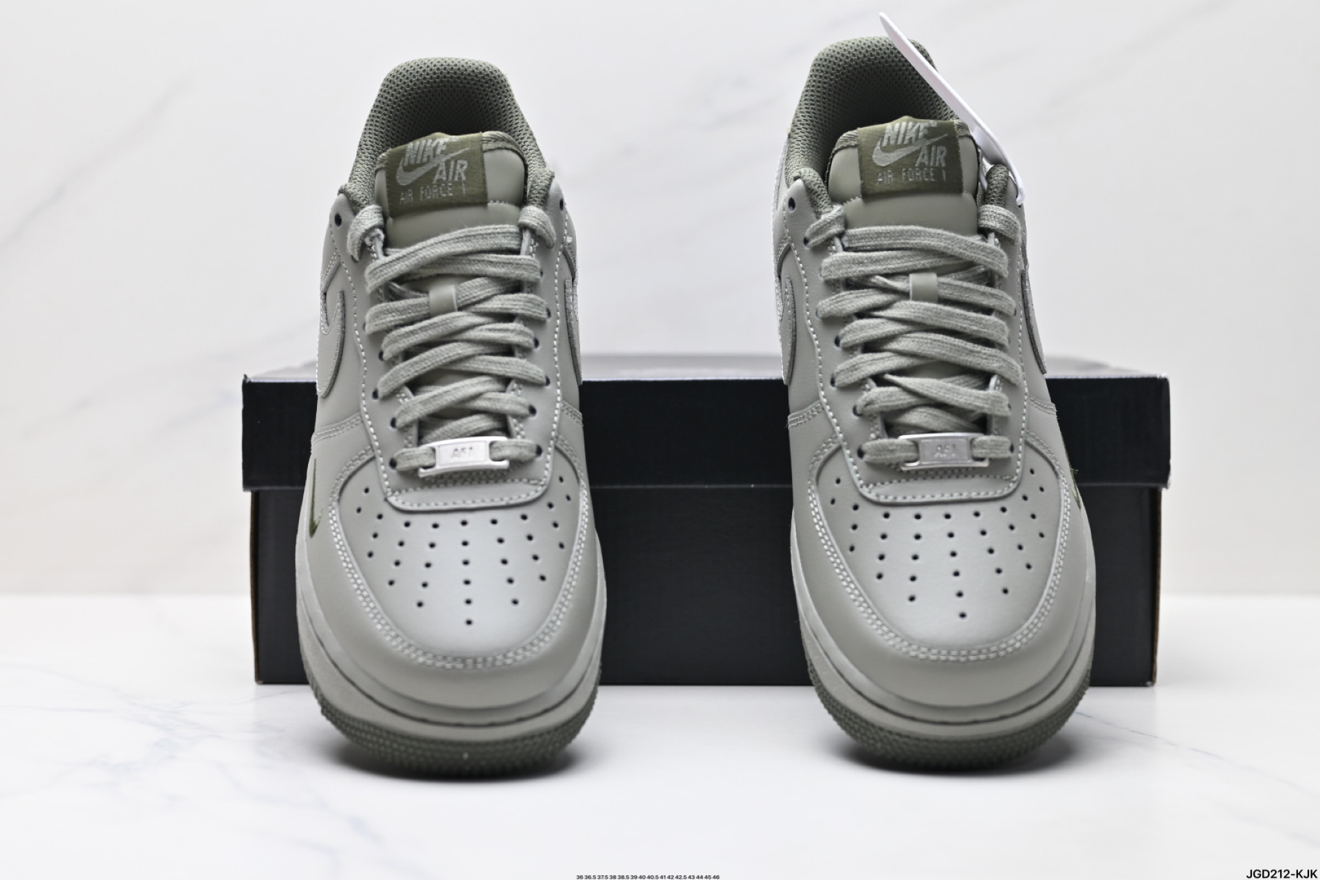 190 NIKE AIR FORCE 1‘07 LV8  HM9483-300