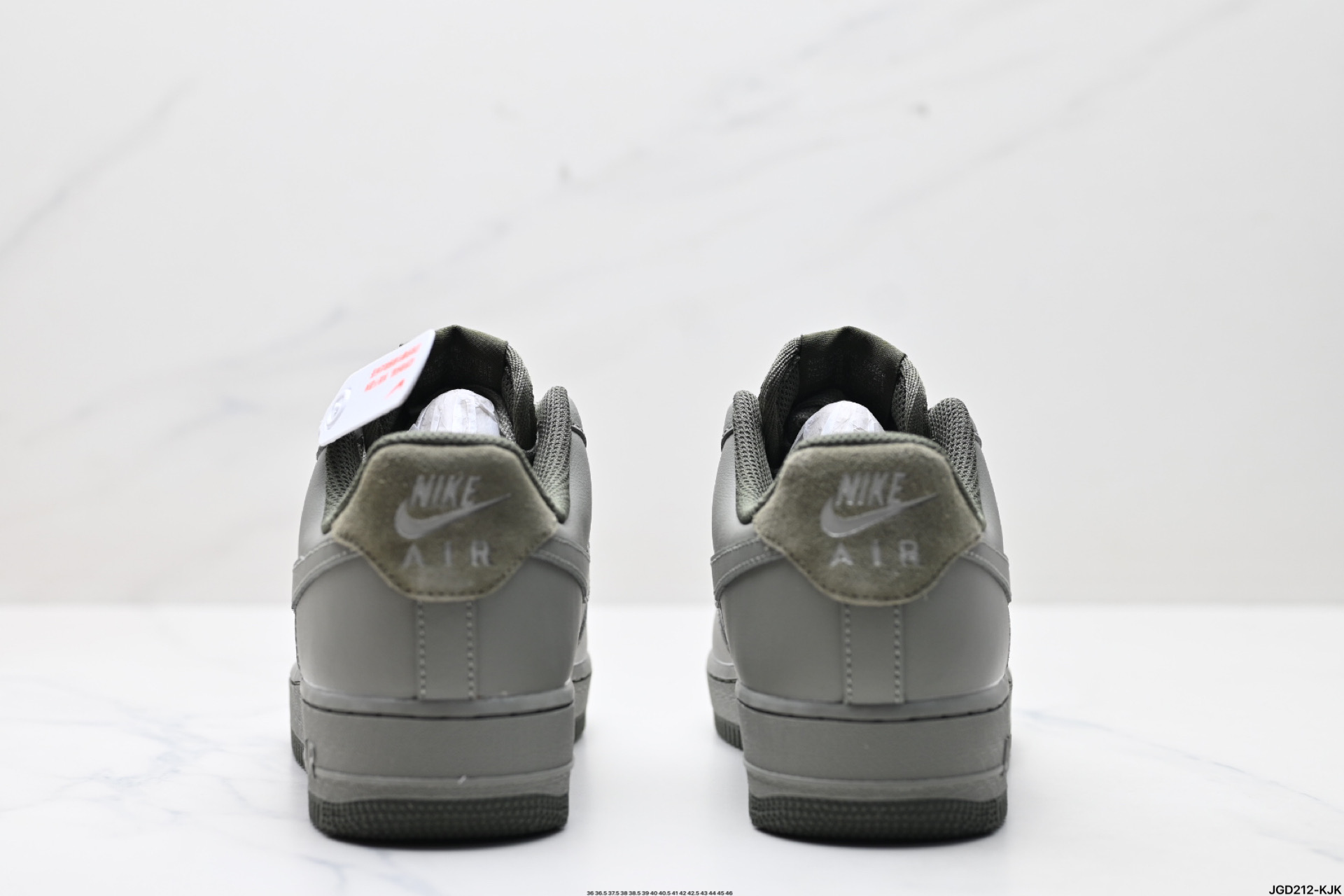 190 NIKE AIR FORCE 1‘07 LV8  HM9483-300