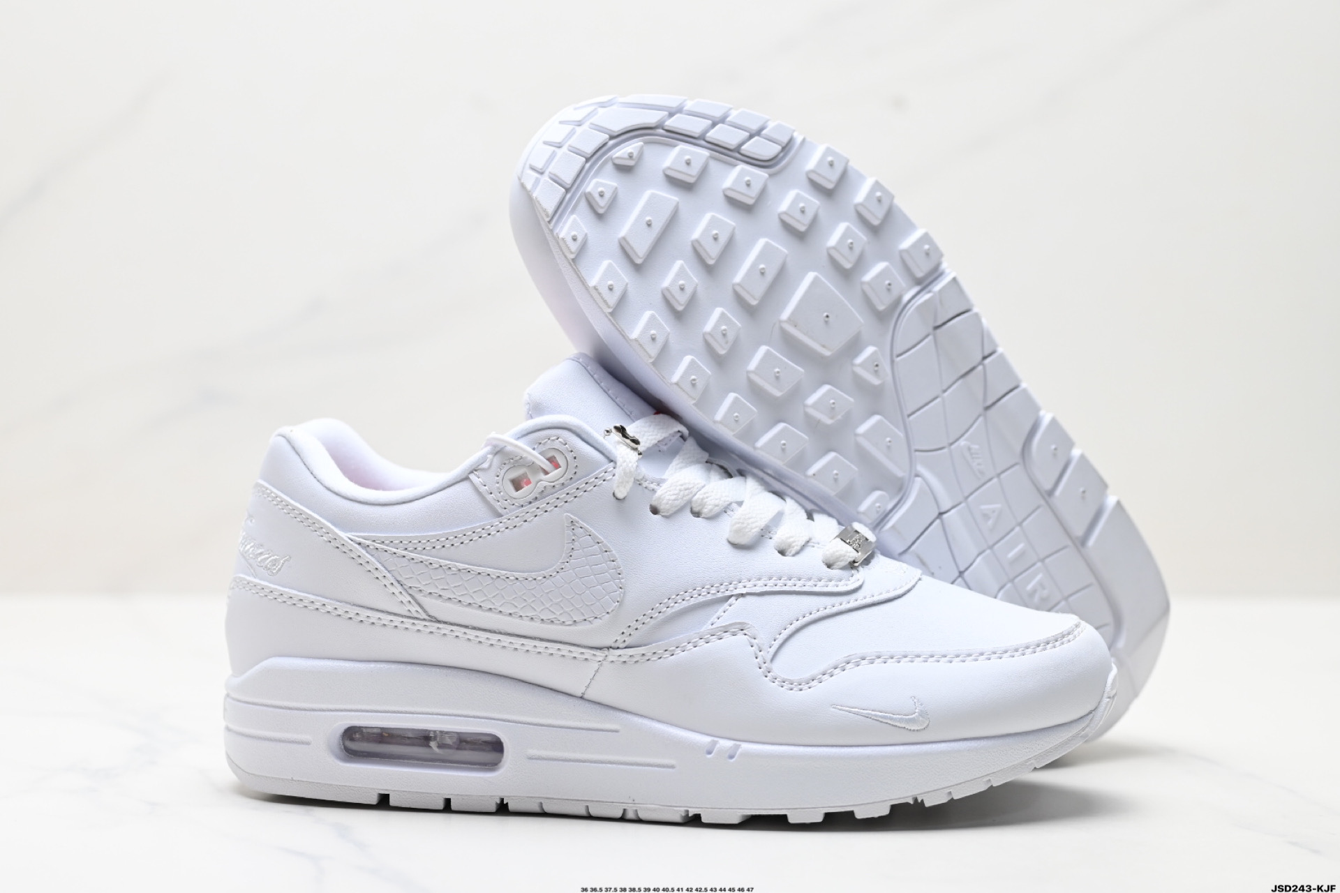 210 Nike Air Max 1 耐克气垫 缓震 耐磨运动鞋  HF8813-001