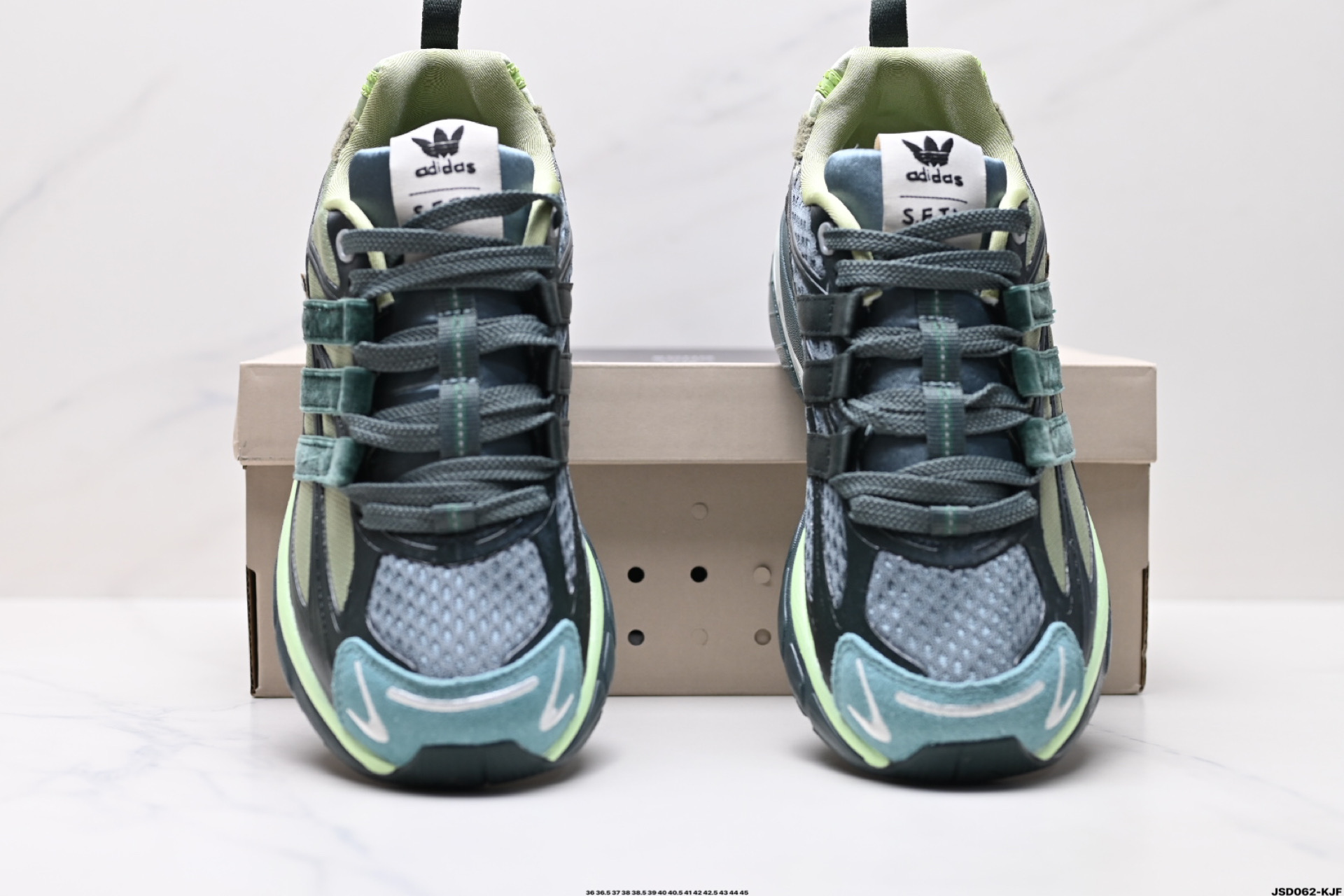 210 Adidas Adistar Cushion Sftm防滑耐磨 低帮 运动老爹鞋   JH9008