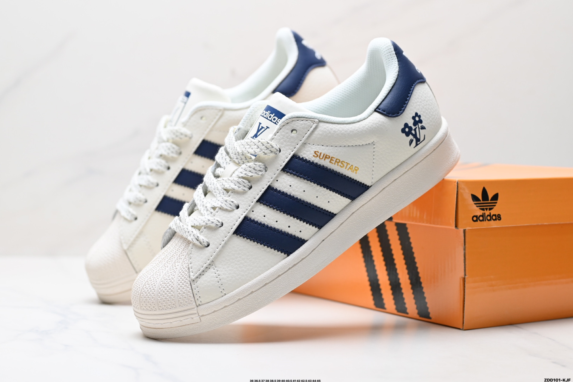 240 阿迪达斯Adidas三叶草 Originals Superstar贝壳头’DIY’系列低帮经典百搭休闲运动板鞋  HD2206
