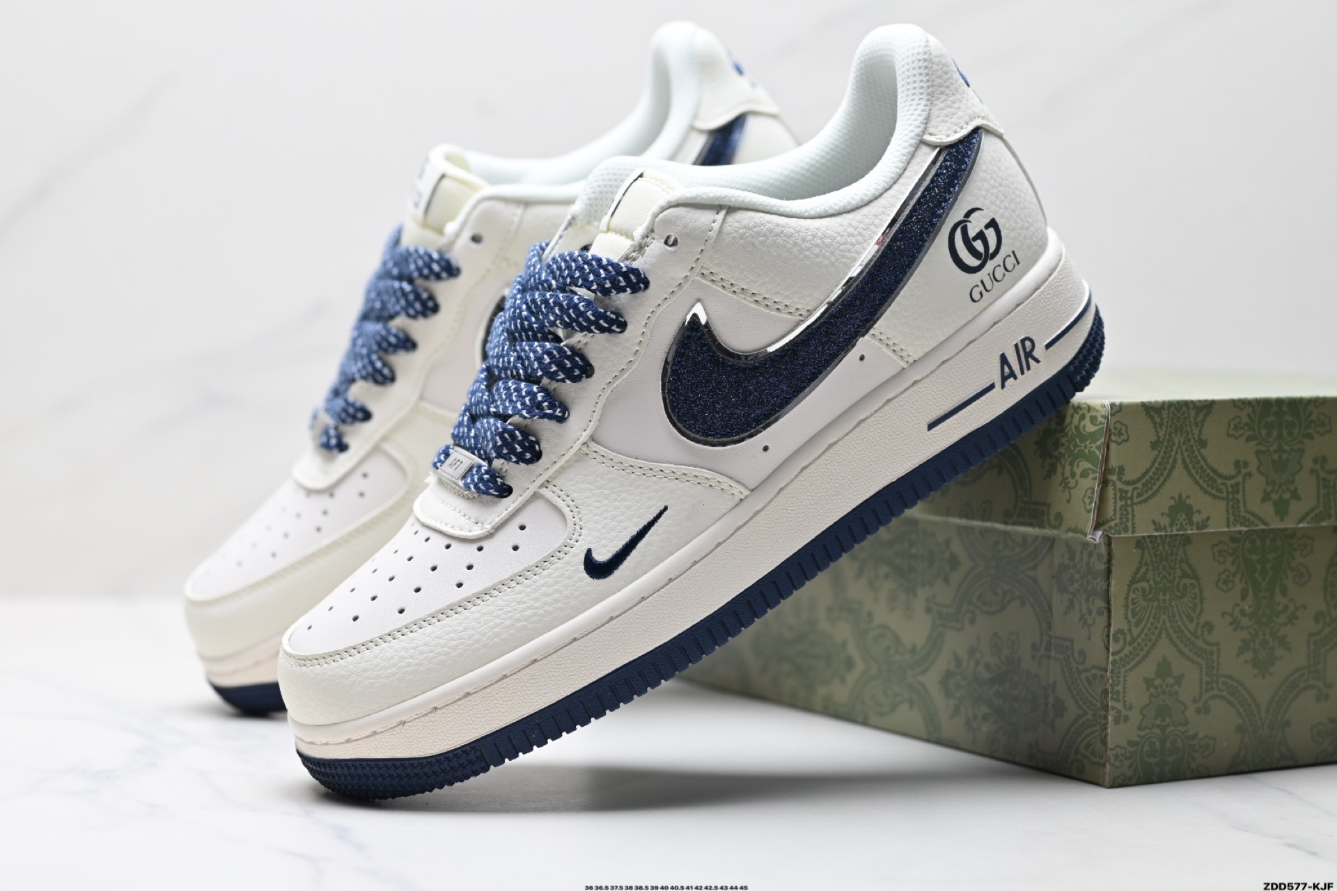 240 NIKE AIR FORCE 1‘07 LX   QY6818-610