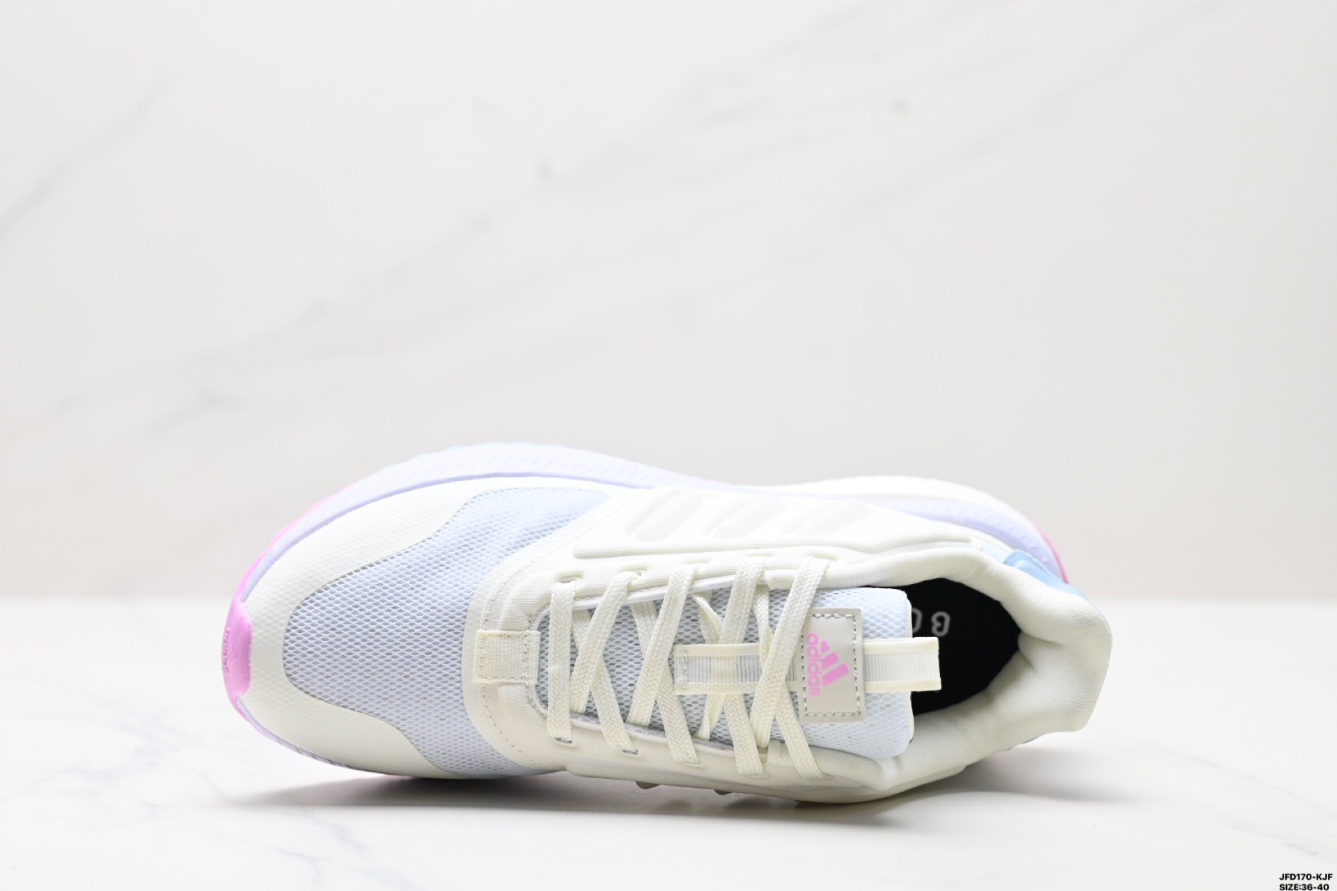 180 Adidas X_Plrphase 低帮运动鞋 外底延续 Boost 系列鞋款经典的镂空设计IG4782