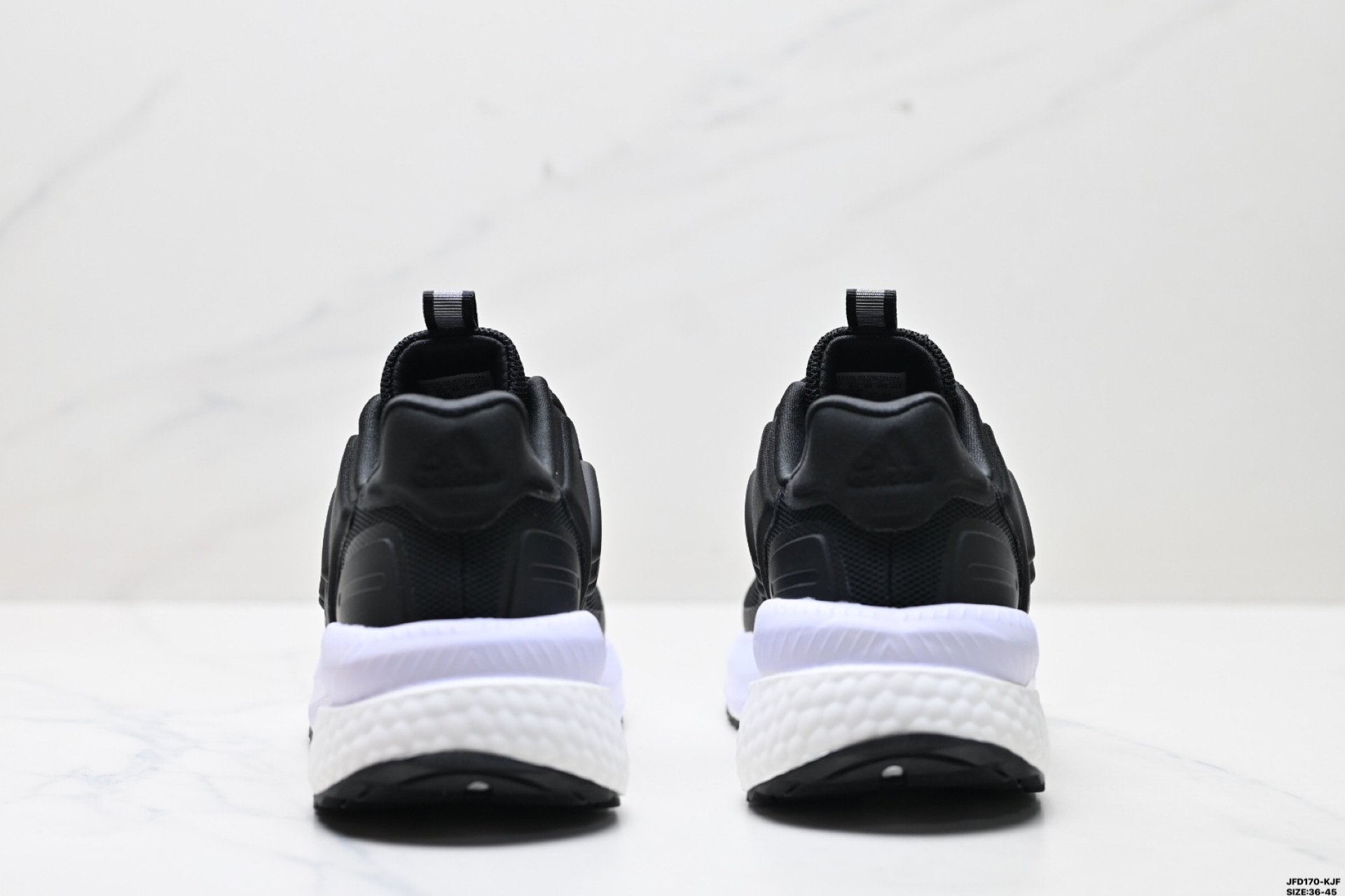 180 Adidas X_Plrphase 低帮运动鞋 外底延续 Boost 系列鞋款经典的镂空设计   ID2715