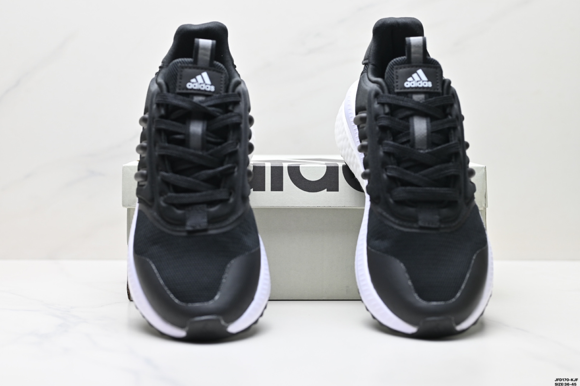 180 Adidas X_Plrphase 低帮运动鞋 外底延续 Boost 系列鞋款经典的镂空设计   ID2715