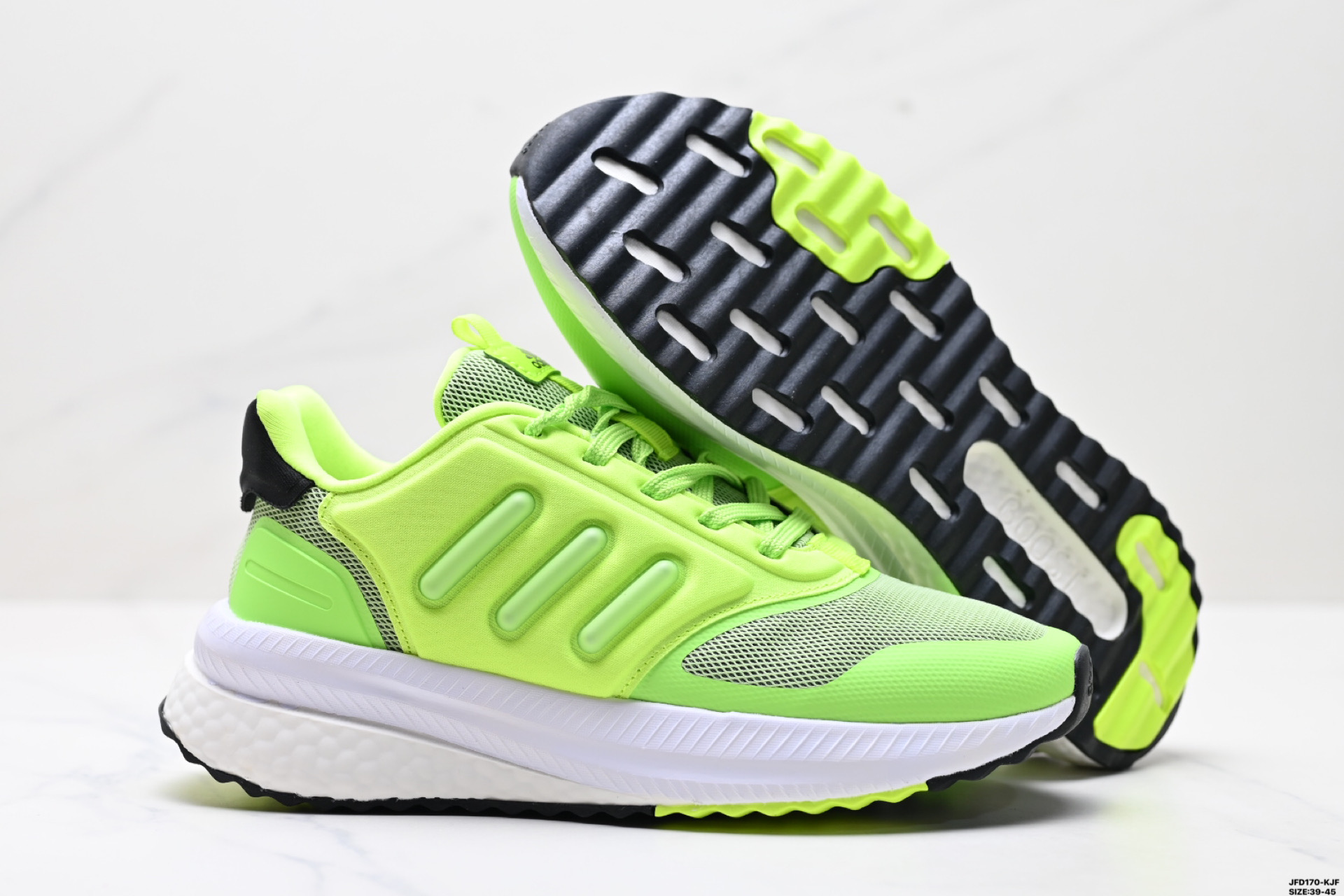 180 Adidas X_Plrphase 低帮运动鞋 外底延续 Boost 系列鞋款经典的镂空设计 IG4772