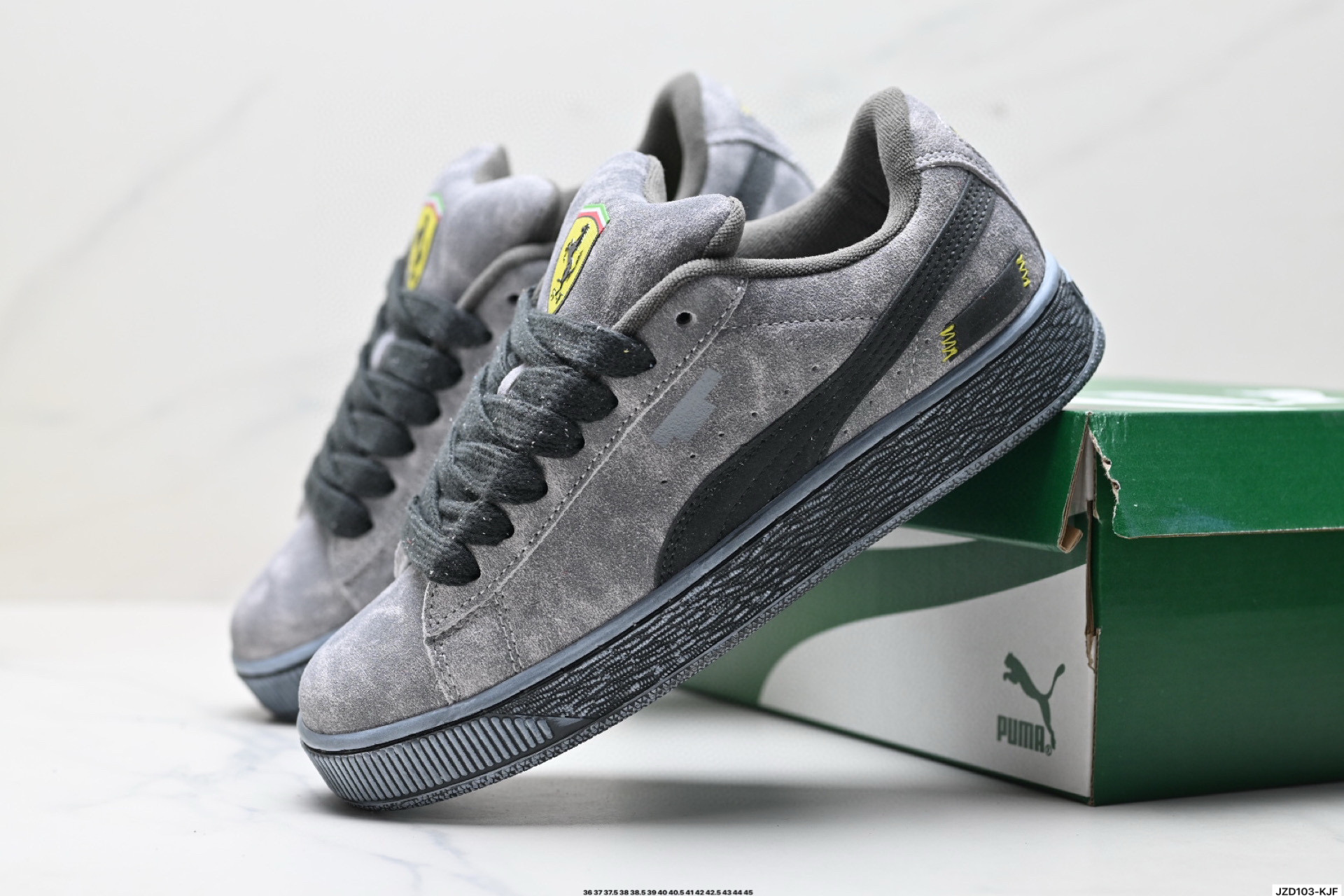 150 Ferrari x Puma Suede XL复古单品 彪马 防滑耐磨低帮德训板鞋  380220-02