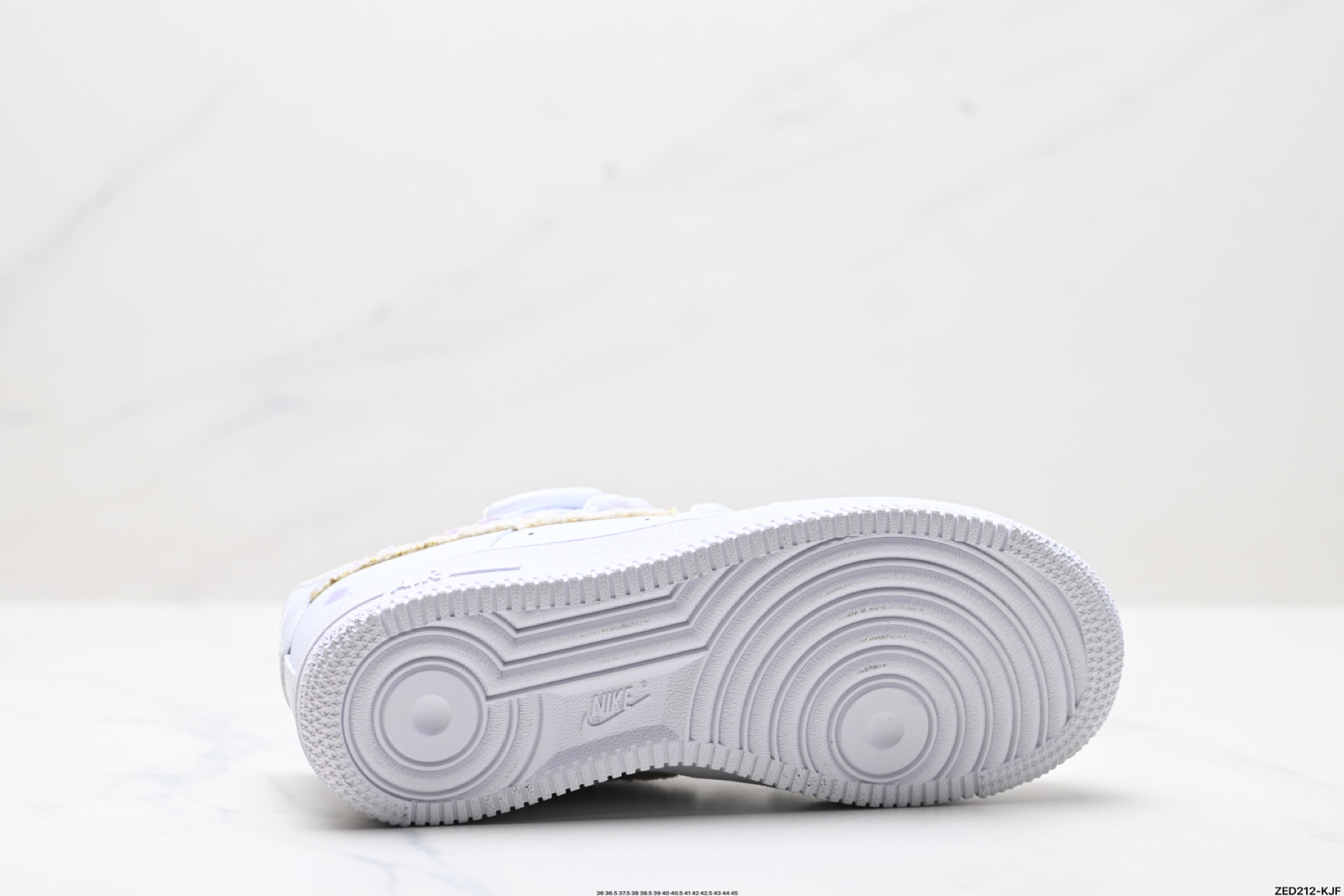 270 NIKE AIR FORCE 1‘07   DH9999-556