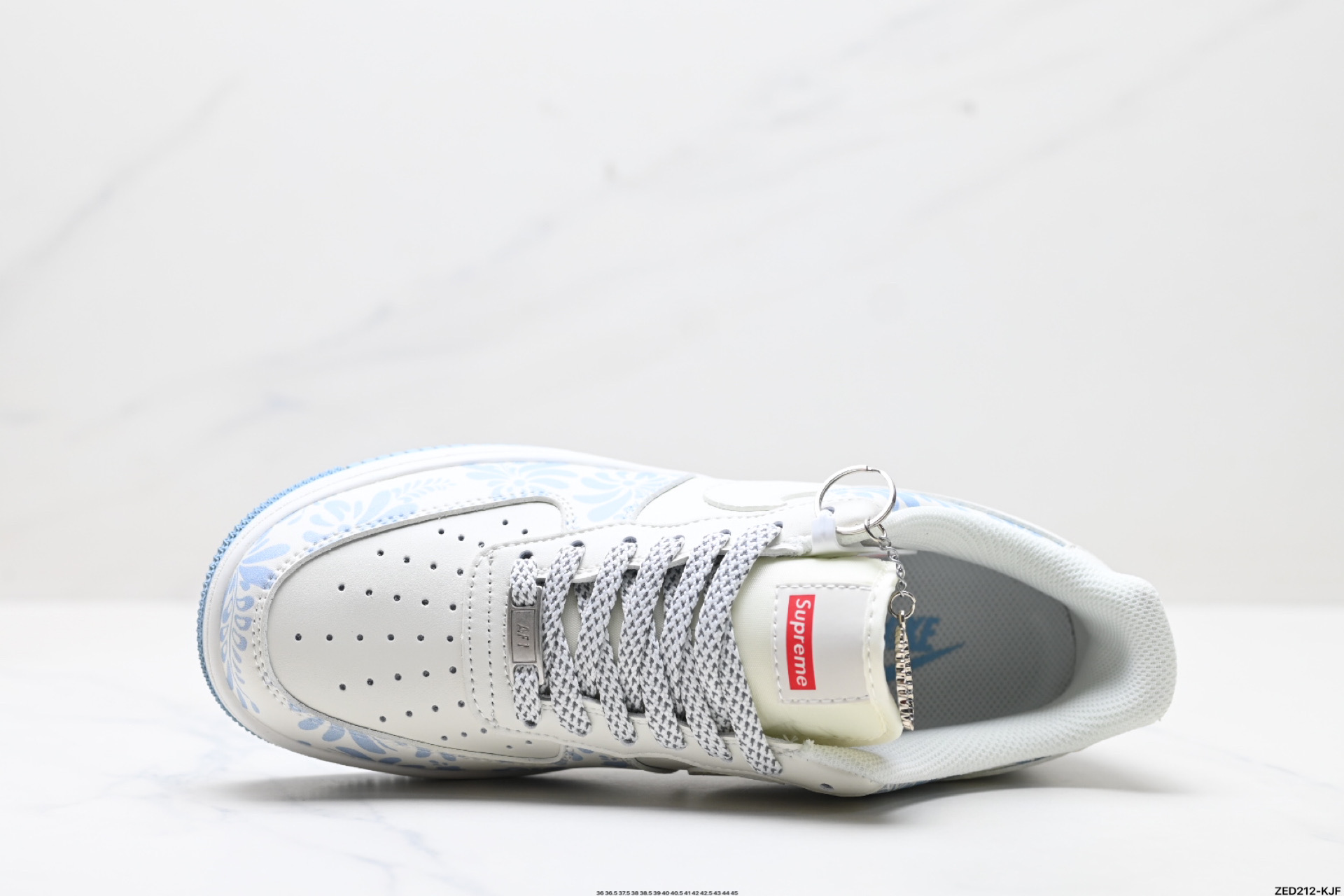 270 NIKE AIR FORCE 1‘07   XX3168-137