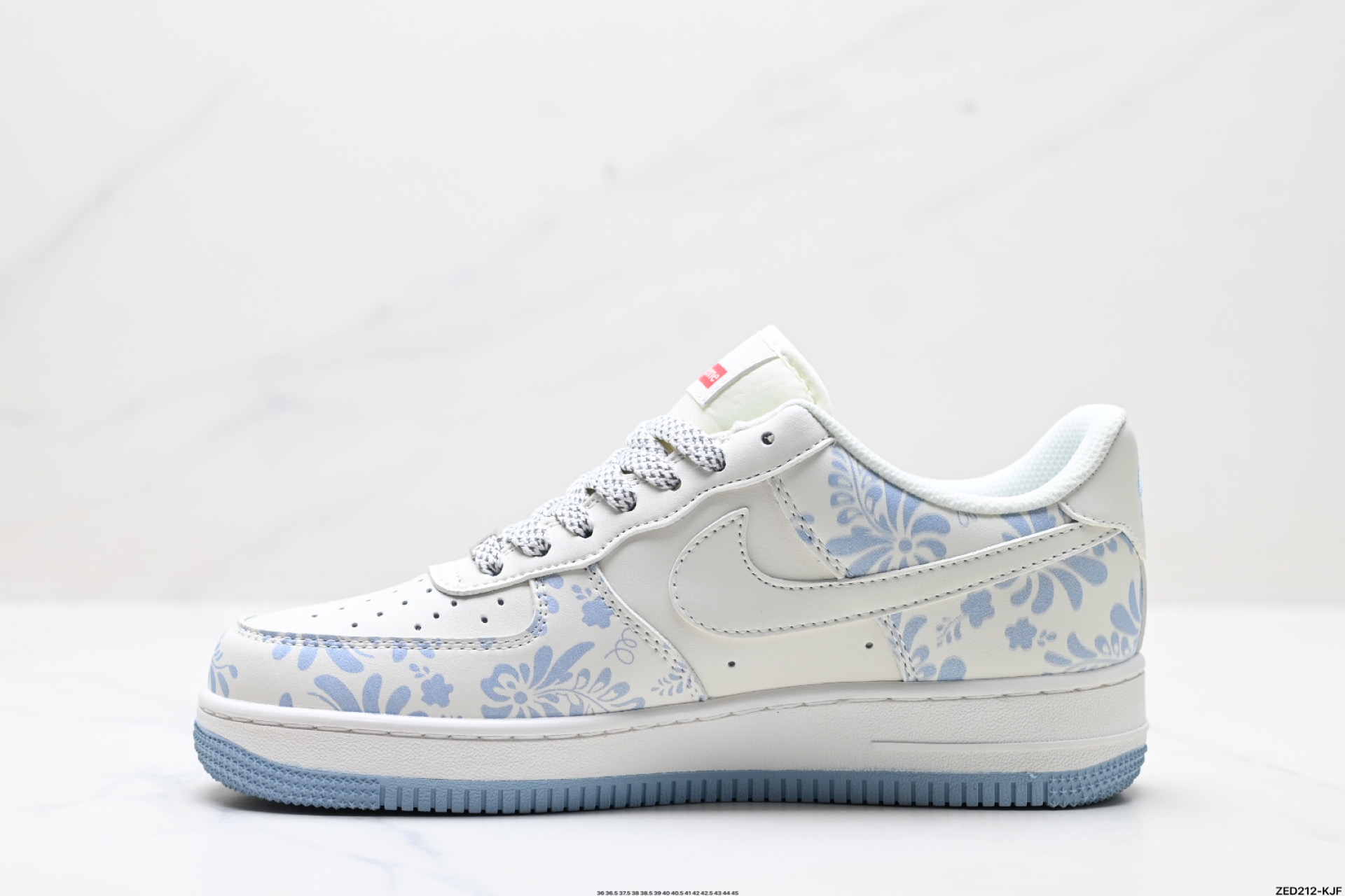 270 NIKE AIR FORCE 1‘07   XX3168-137