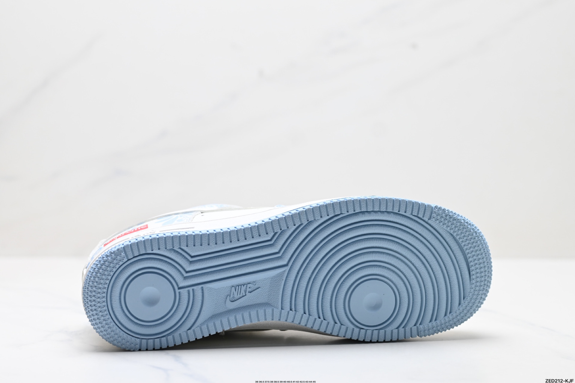 270 NIKE AIR FORCE 1‘07   XX3168-137