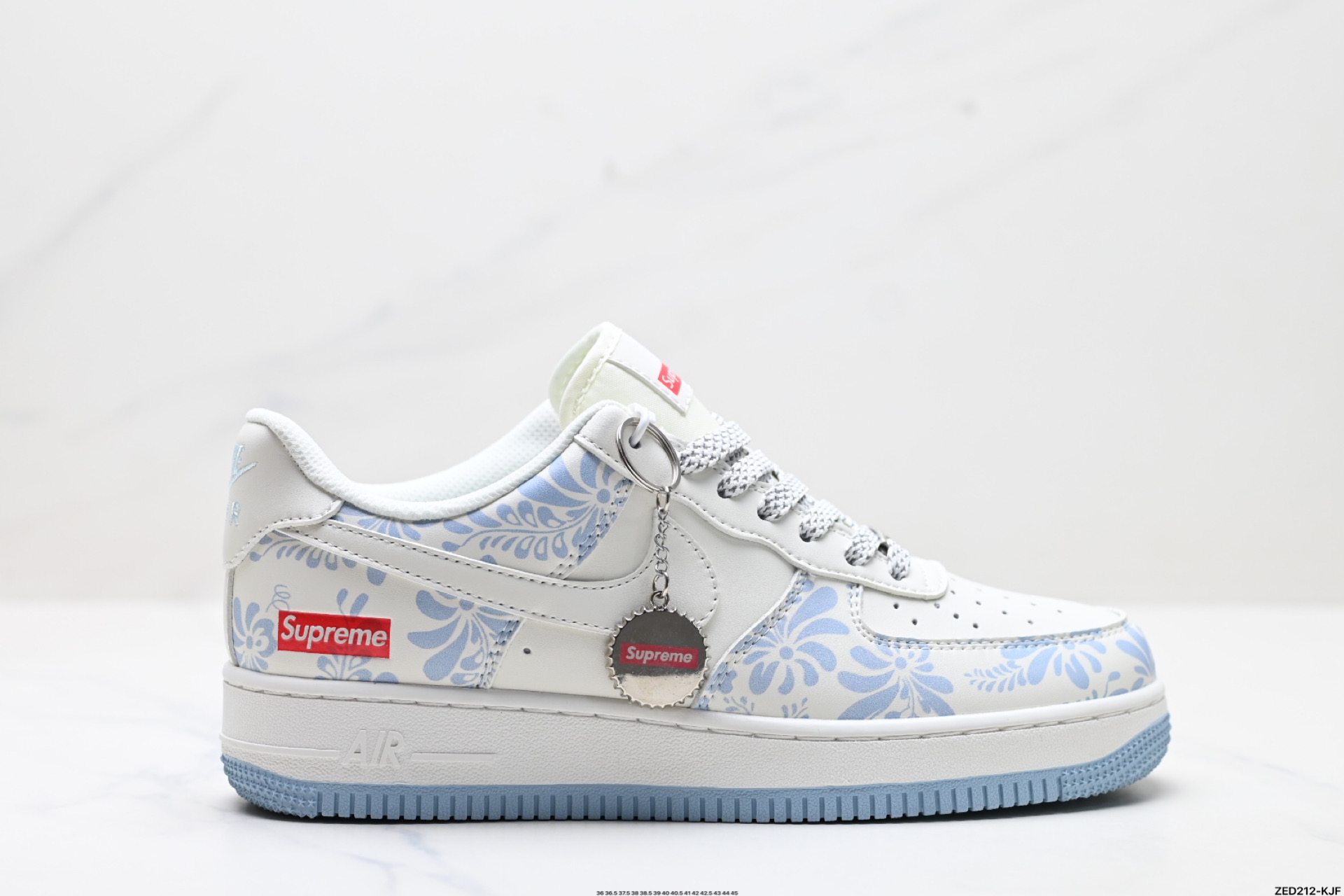 270 NIKE AIR FORCE 1‘07   XX3168-137