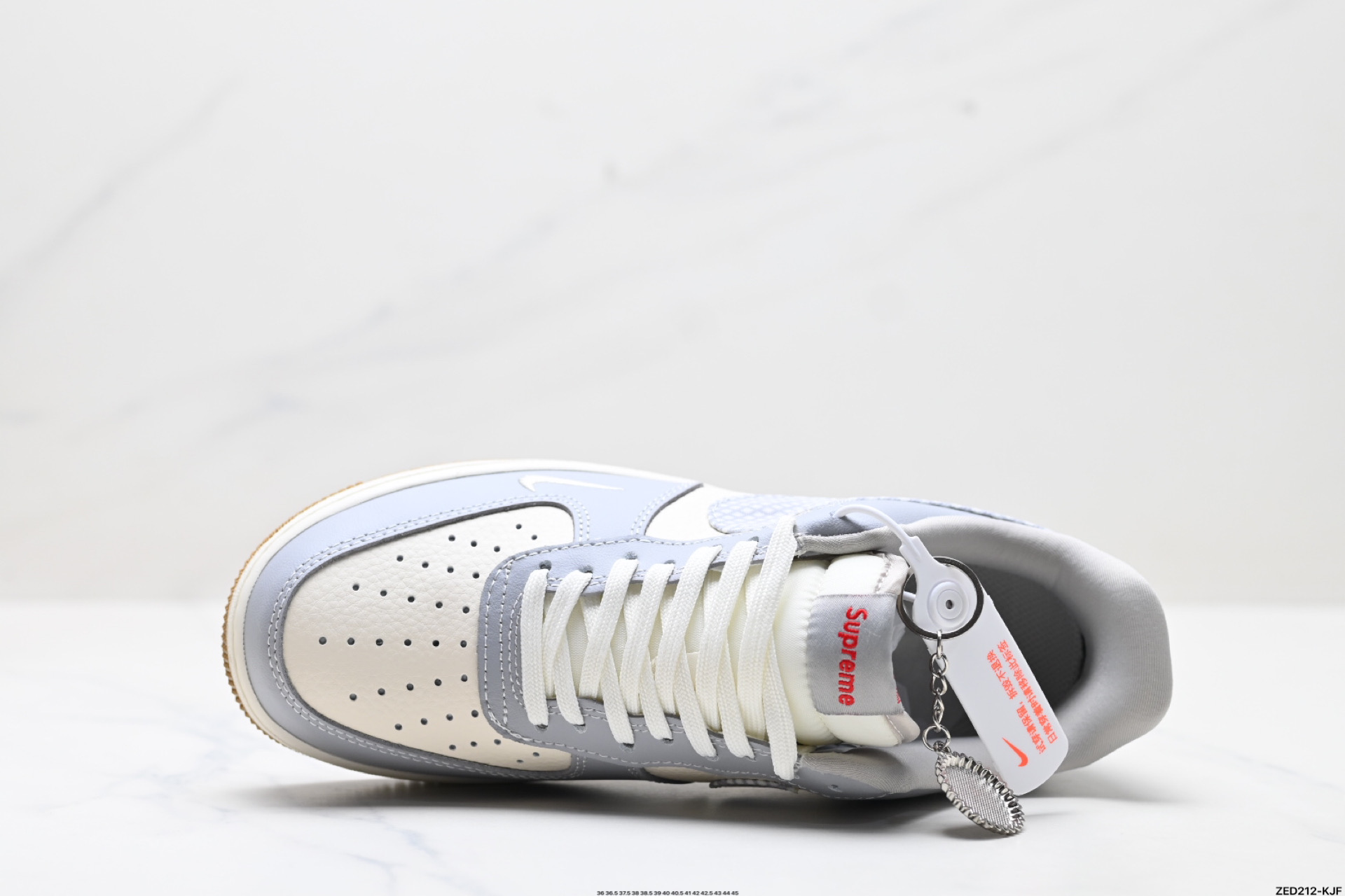 270 NIKE AIR FORCE 1‘07  KK1988-075