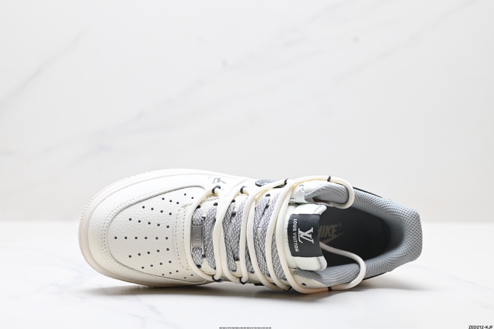 270 NIKE AIR FORCE 1‘07   DM6868-063