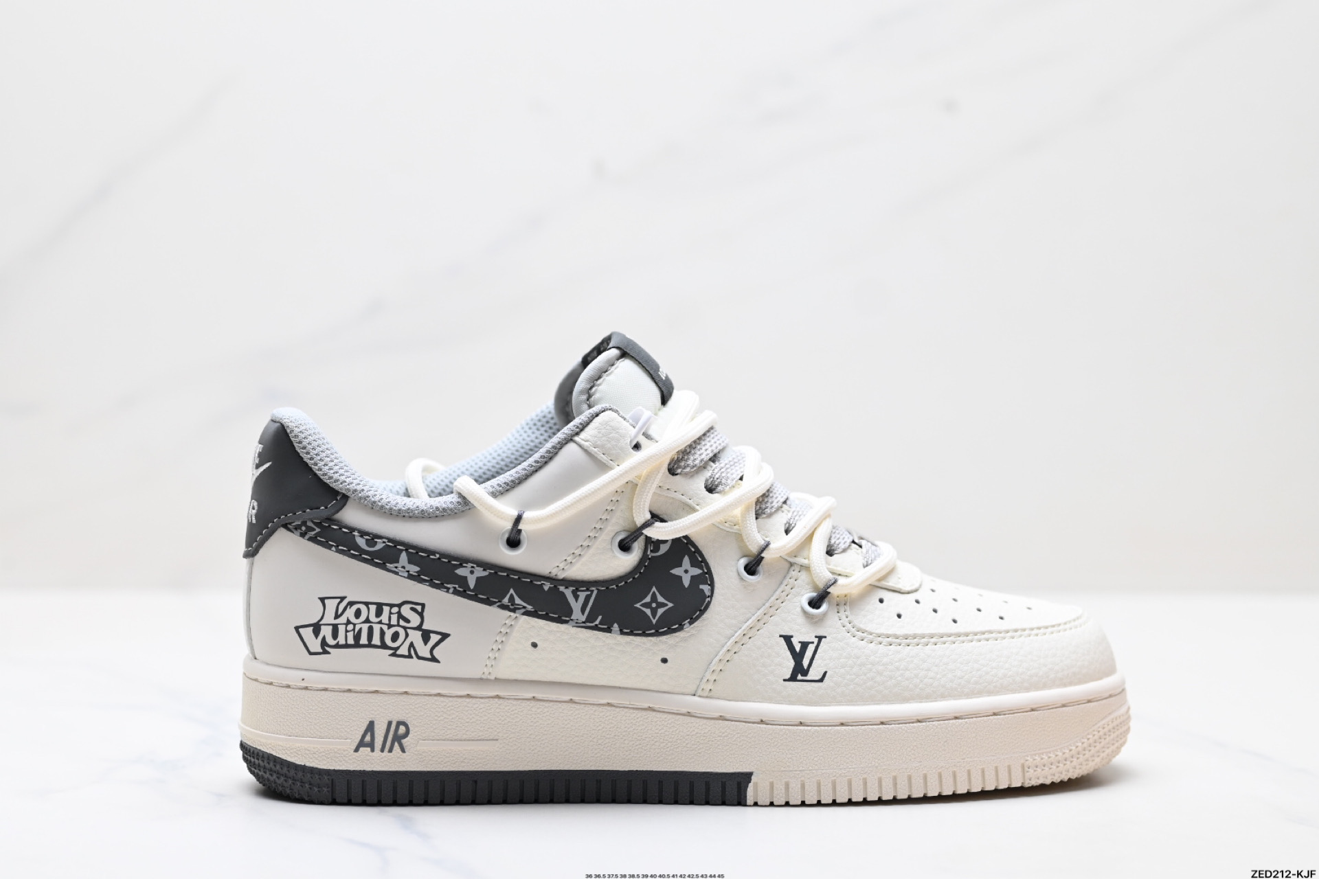 270 NIKE AIR FORCE 1‘07   DM6868-063