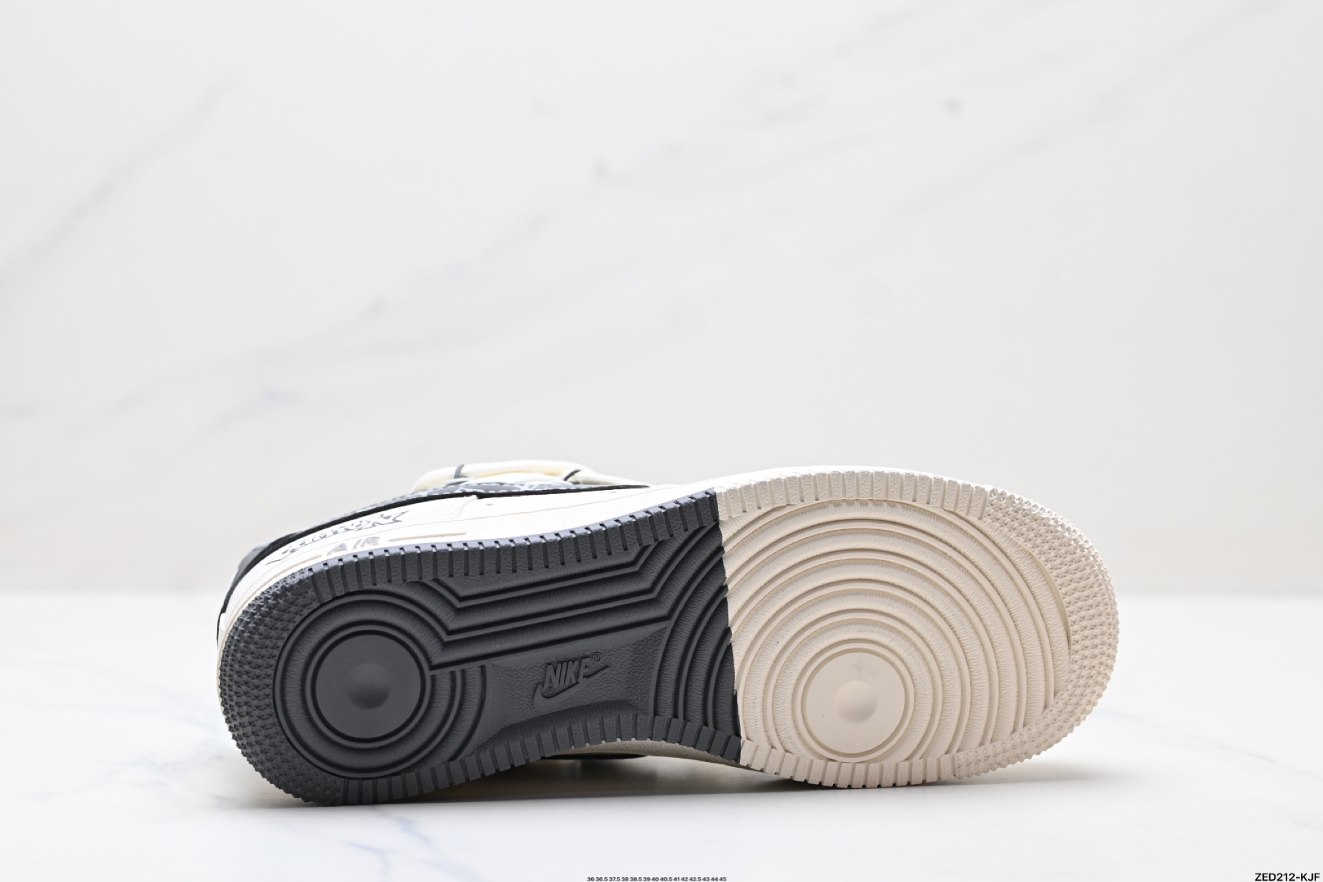 270 NIKE AIR FORCE 1‘07   DM6868-063