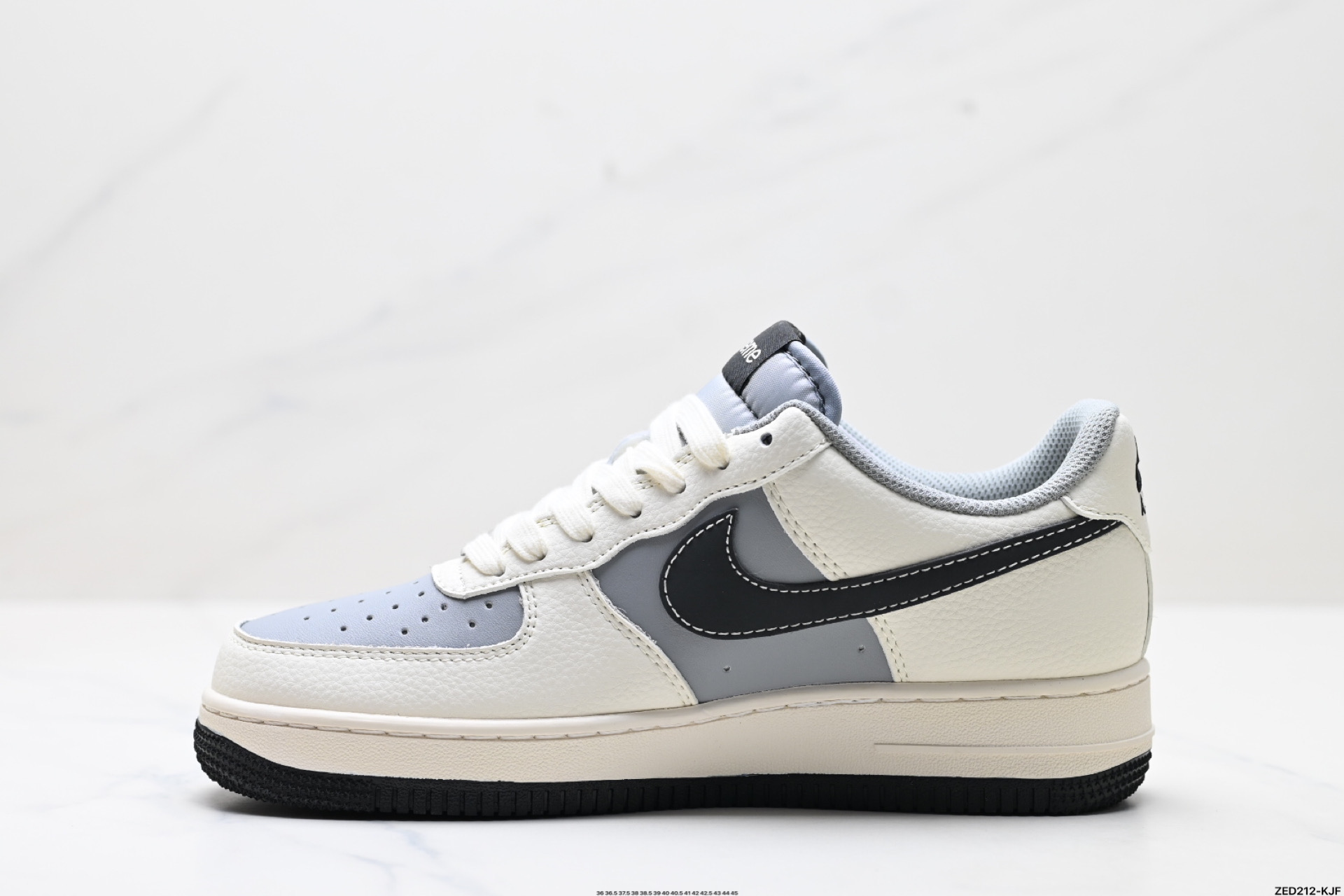 270 NIKE AIR FORCE 1‘07   XS1958-568