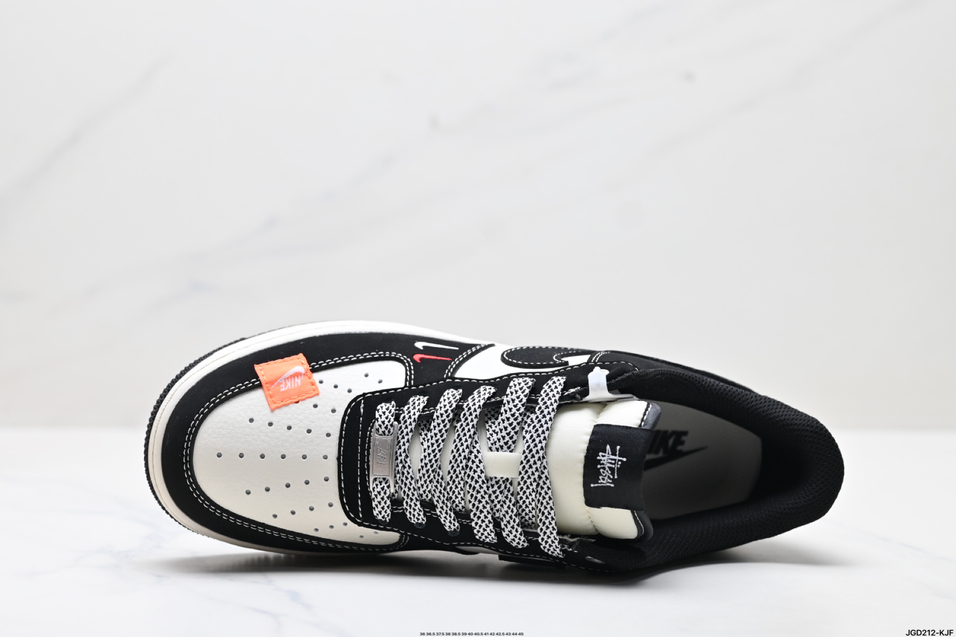 190 NIKE AIR FORCE 1‘07 LV8  SJ6698-012