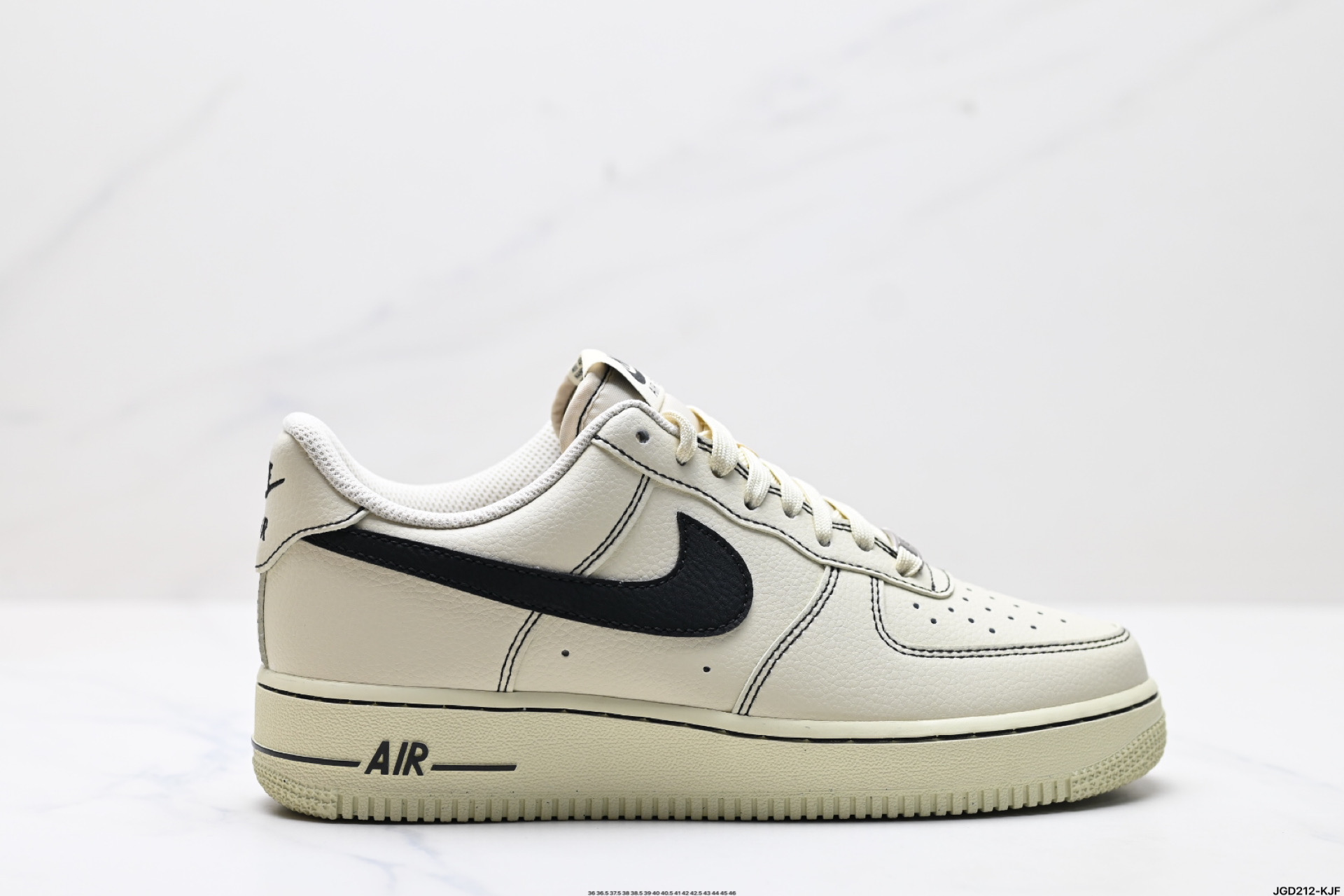 190 NIKE AIR FORCE 1‘07 LV8   HQ2037-200