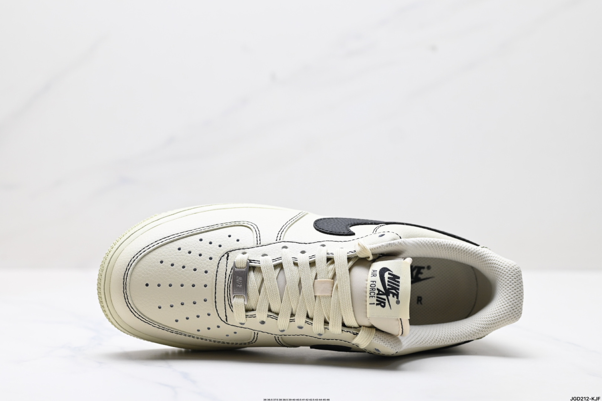 190 NIKE AIR FORCE 1‘07 LV8   HQ2037-200