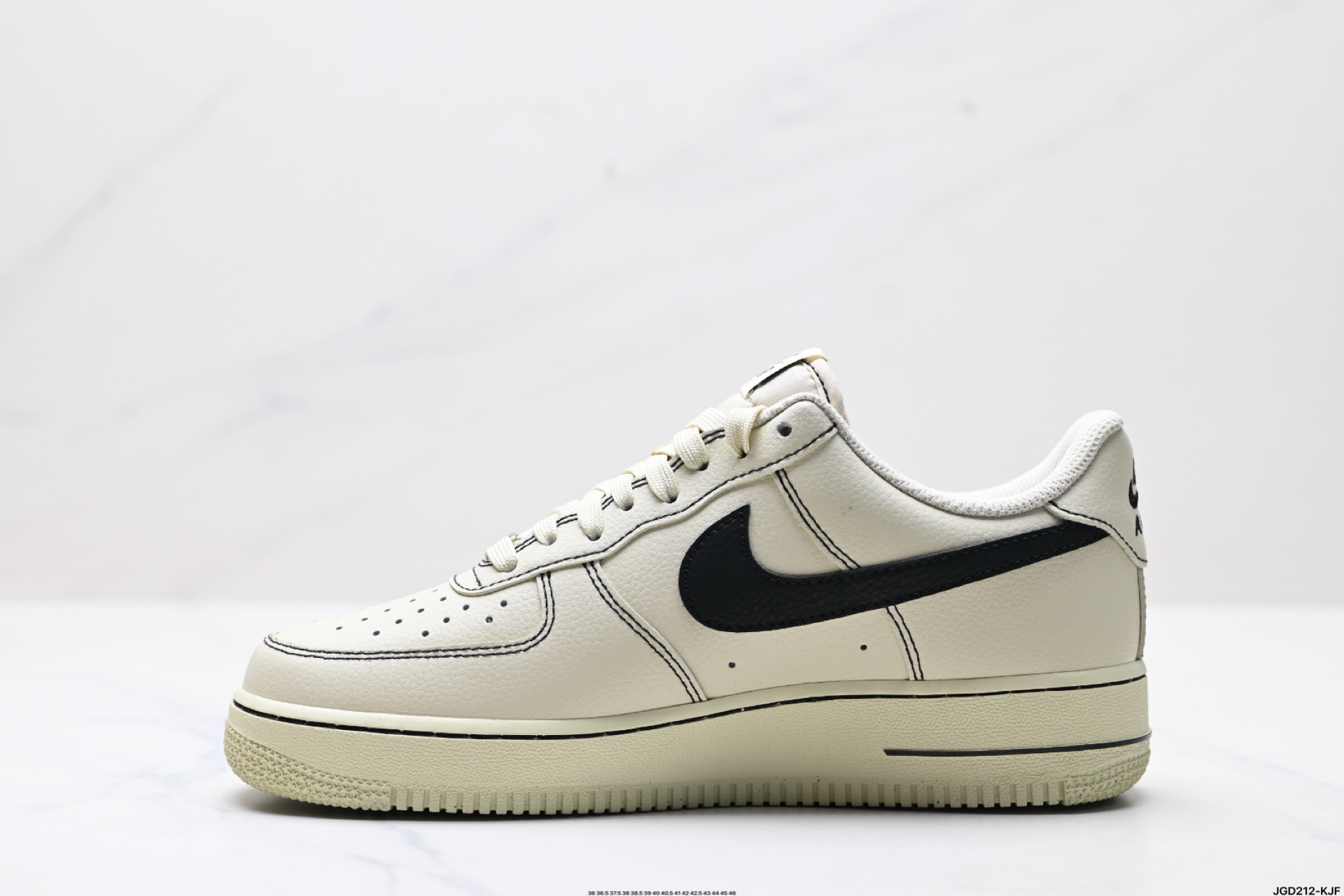 190 NIKE AIR FORCE 1‘07 LV8   HQ2037-200