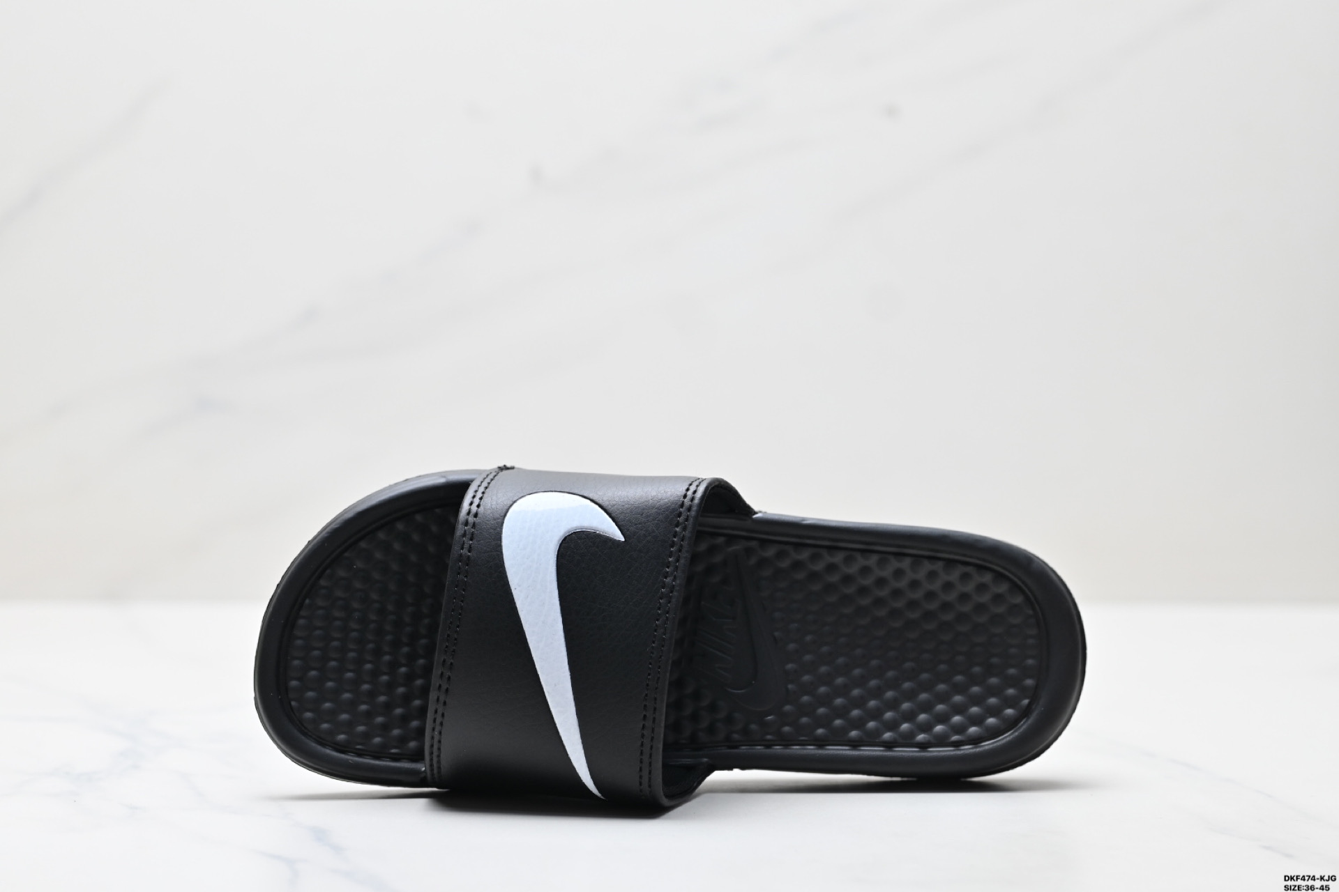 65 NIKE BENASSI SWOOSH 耐克 生活百搭  夏季沙滩拖鞋  666089-118