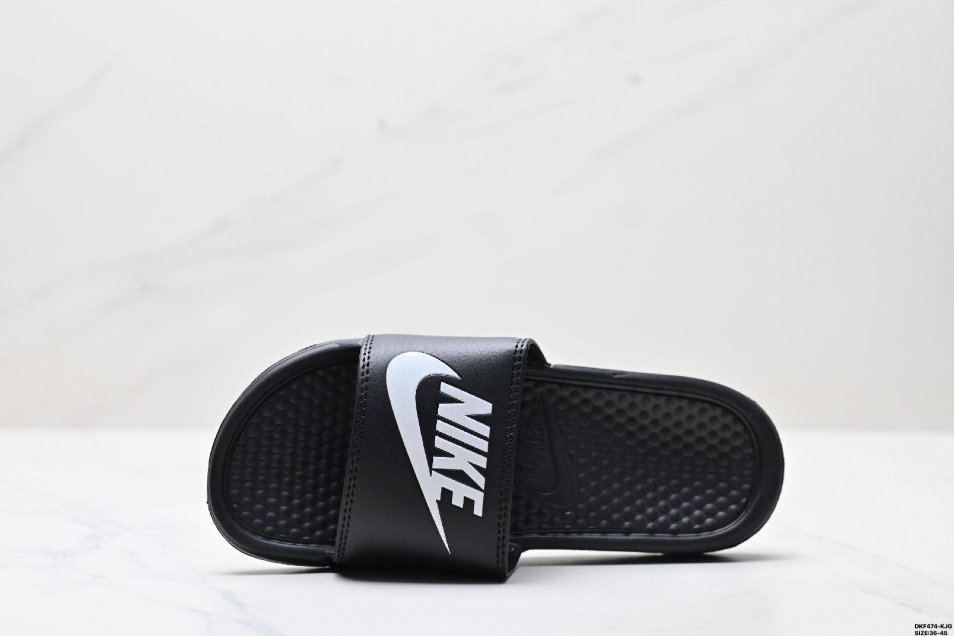 65 NIKE BENASSI SWOOSH 耐克 生活百搭  夏季沙滩拖鞋  666089-118