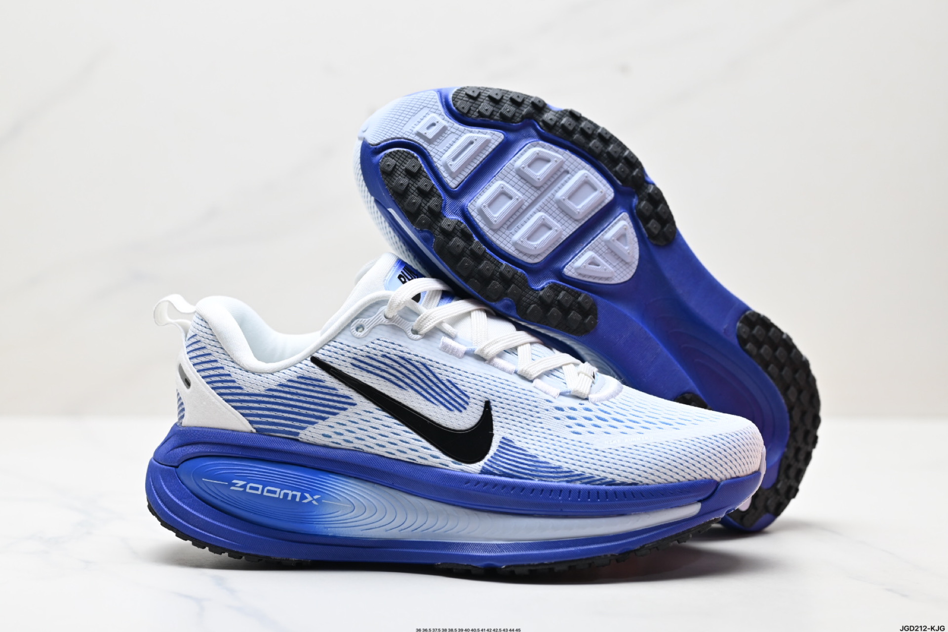 190 Nike VOMERO 18 耐克 舒适减震防滑 低帮跑步鞋  HM6803-104
