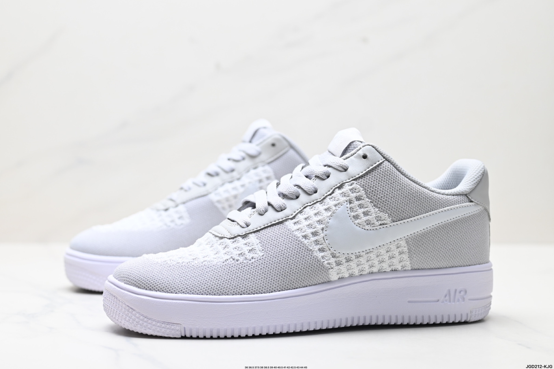 190 NIKE AIR FORCE 1‘07  Cl0051-500