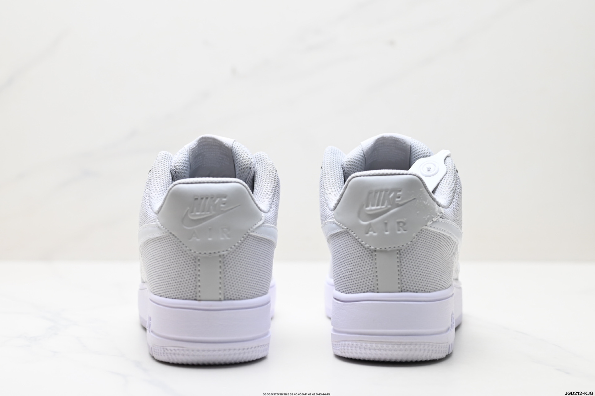 190 NIKE AIR FORCE 1‘07  Cl0051-500
